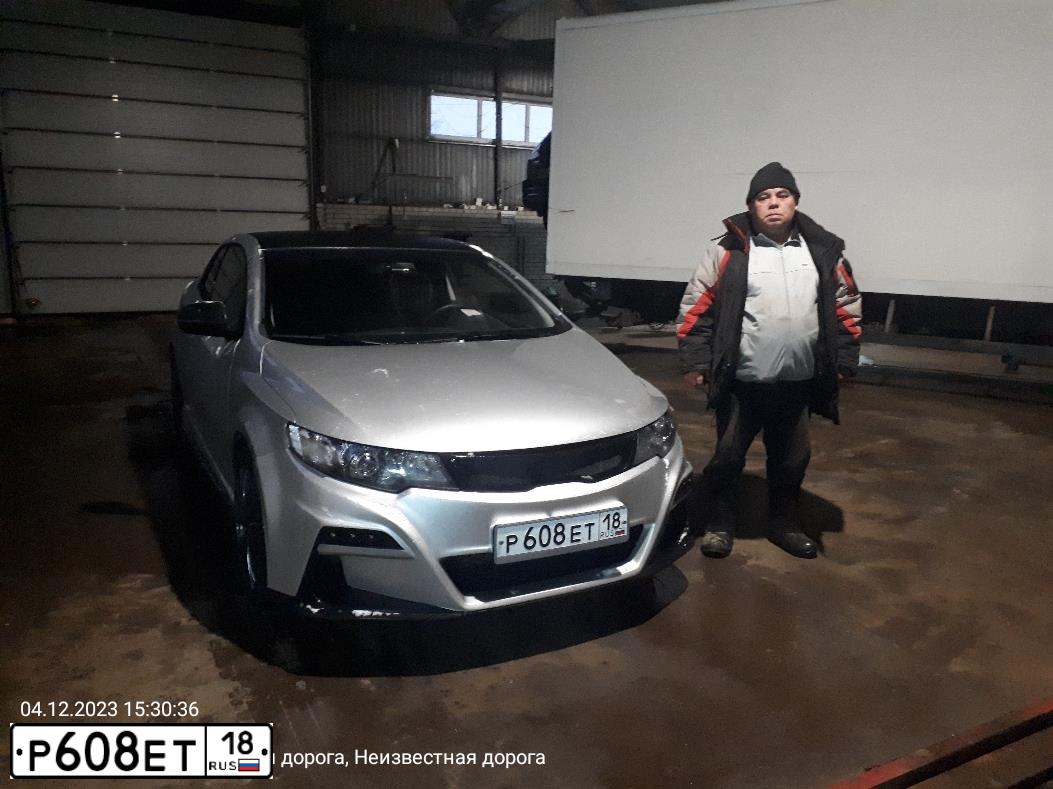 Фото автомобиля KIA CERATO, 2011 — госномер Р608ЕТ18. Цвет: СЕРЕБРИСТЫЙ