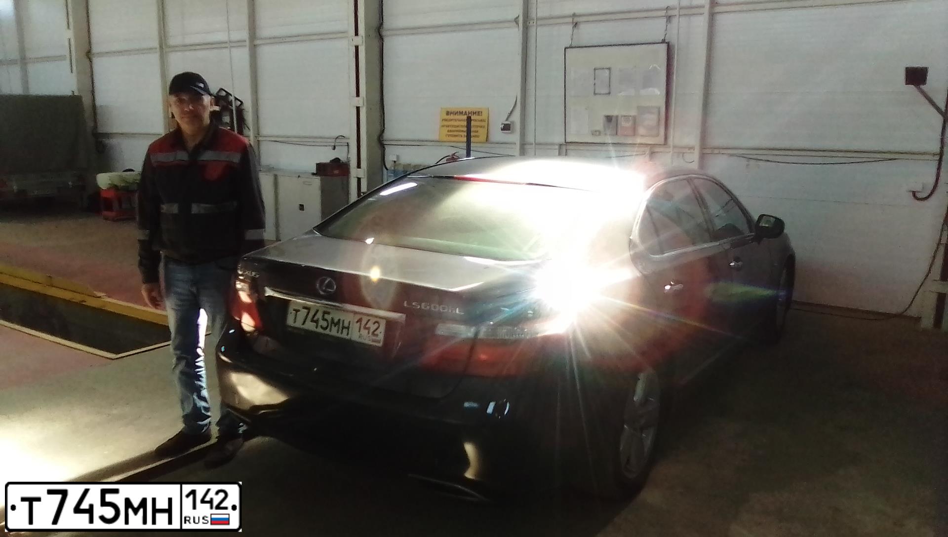 Фото автомобиля LEXUS LS, 2008 — госномер Е808ЕО799. Цвет: ЧЕРНЫЙ