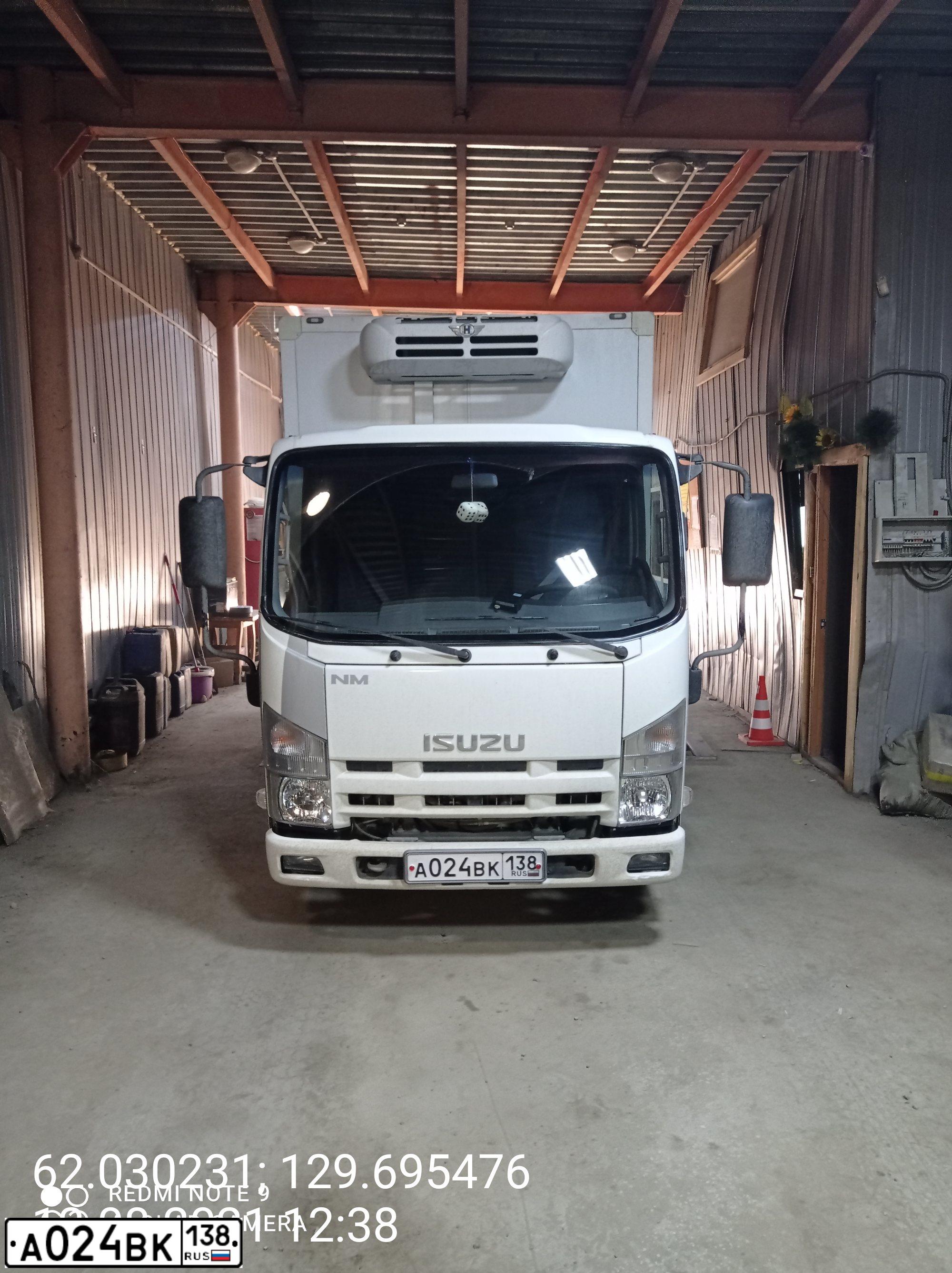 Фото автомобиля ISUZU NQR, 2017 — госномер А024ВК138. Цвет: Белый