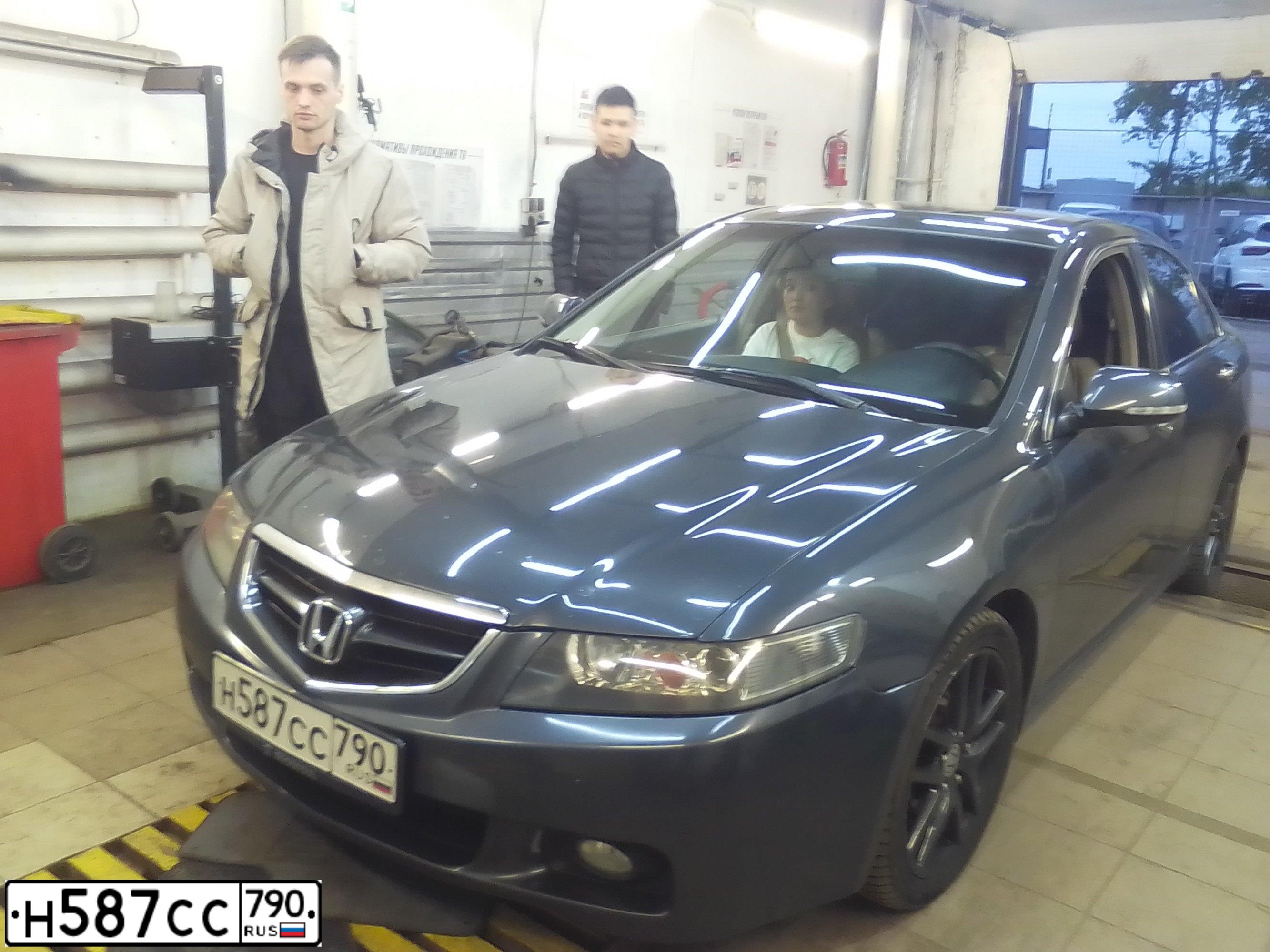 Фото автомобиля HONDA ACCORD, 2004 — госномер С684УА790. Цвет: СЕРЫЙ ТЕМНЫЙ