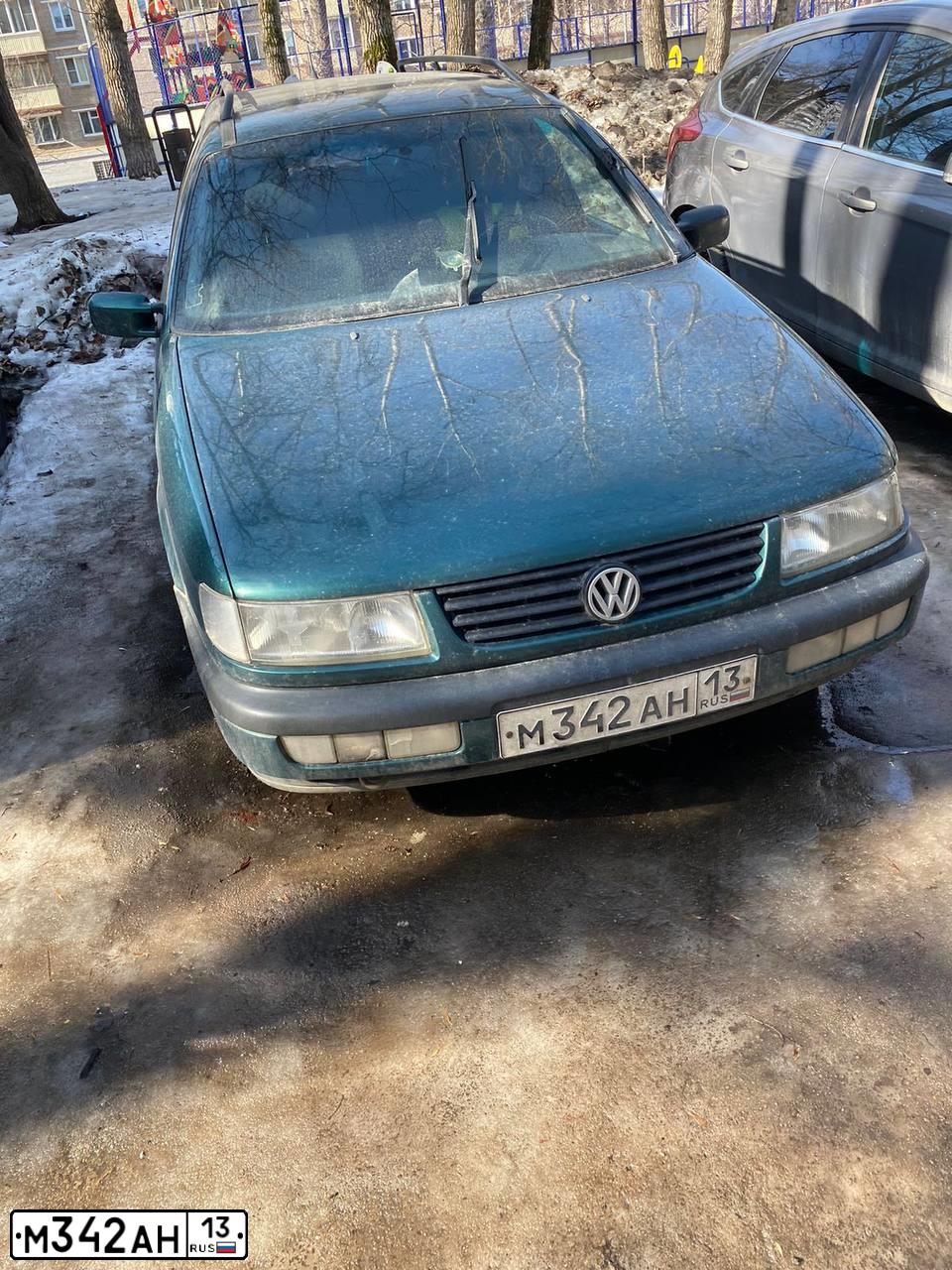 Фото автомобиля VOLKSWAGEN PASSAT, 1996 — госномер М342АН13. Цвет: ЗЕЛЕНЫЙ