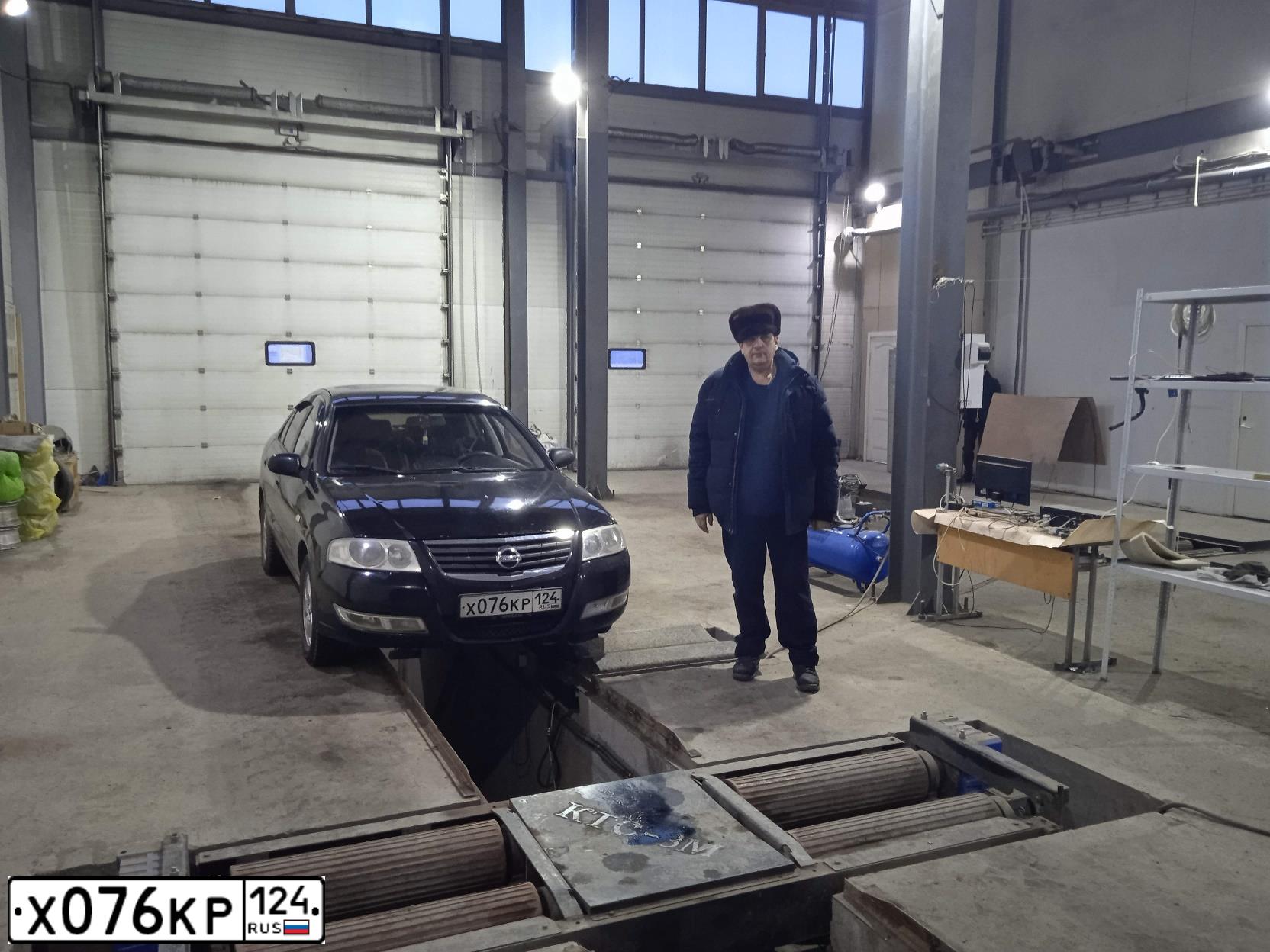 Фото автомобиля NISSAN ALMERA, 2008 — госномер Н892УА124. Цвет: ЧЕРНЫЙ