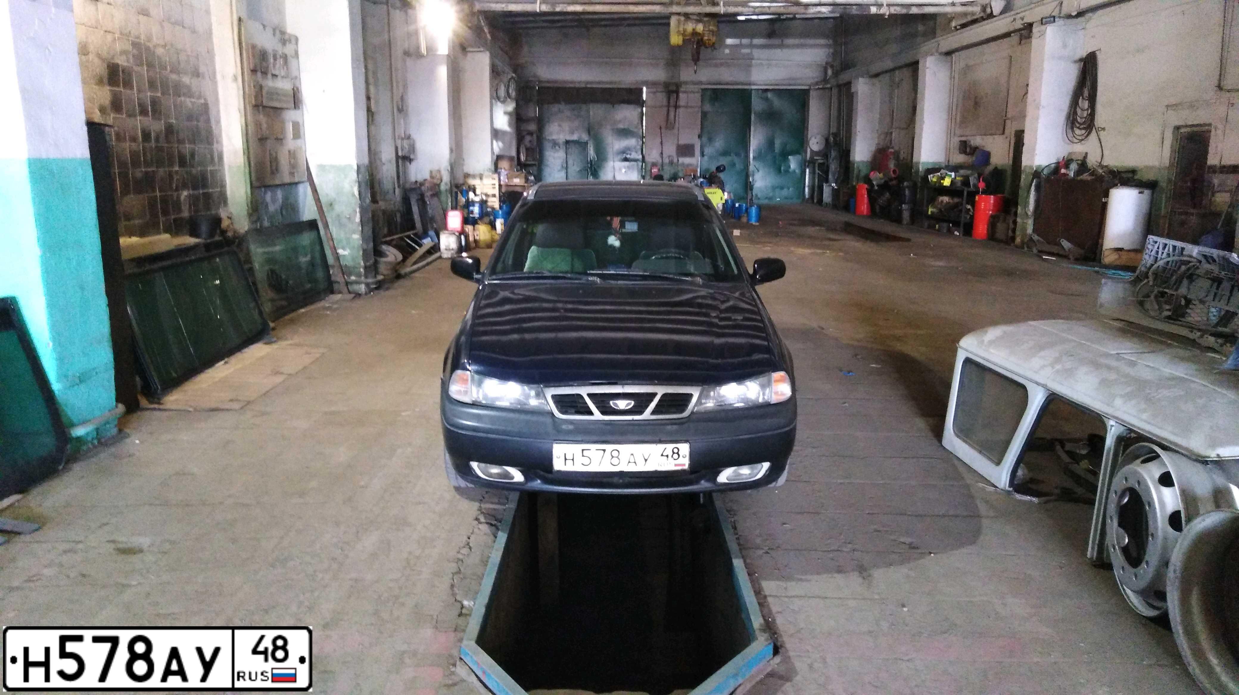 Фото автомобиля DAEWOO NEXIA, 2008 — госномер Н578АУ48. Цвет: ТЕМНО-СИНИЙ