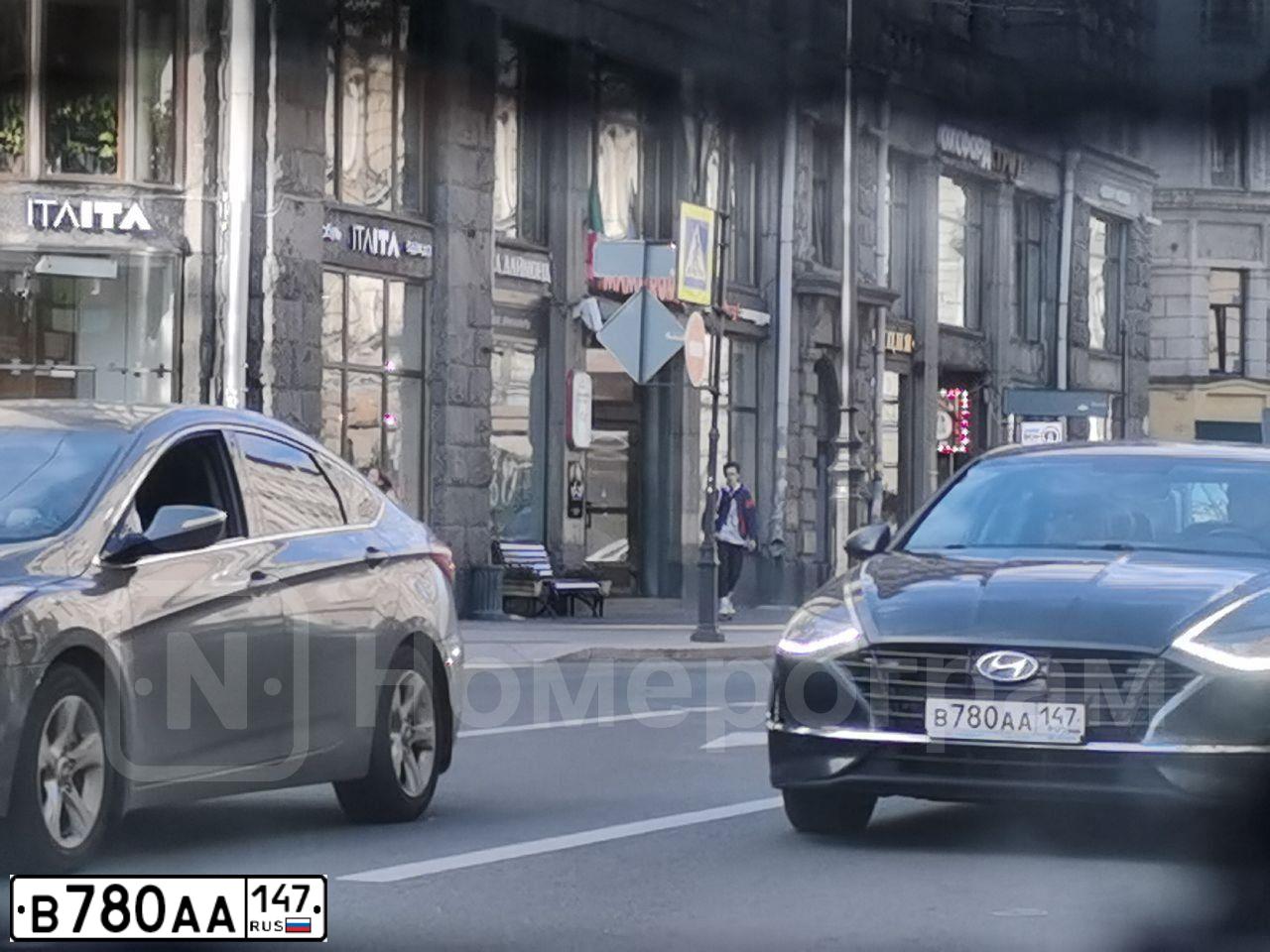 Фото автомобиля HYUNDAI SONATA, 2020 — госномер В780АА147. Цвет: СЕРЫЙ