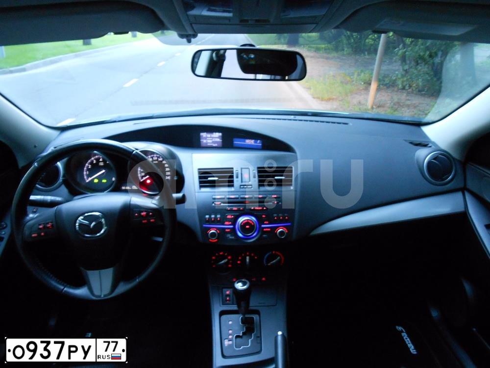 Фото автомобиля MAZDA 3, 2013 — госномер О937РУ77. Цвет: Серебристый