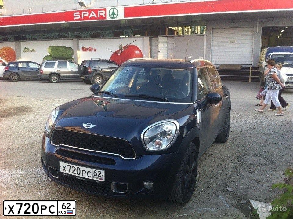Фото автомобиля MINI МINI СООРЕR S СОUNТRУМАN АLL4, 2010 — госномер Х720РС62. Цвет: СИНИЙ