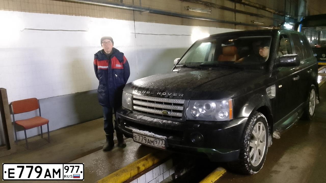 Фото автомобиля LANDROVER RANGE ROVER SPORT, 2008 — госномер Е779АМ977. Цвет: ЧЕРНЫЙ