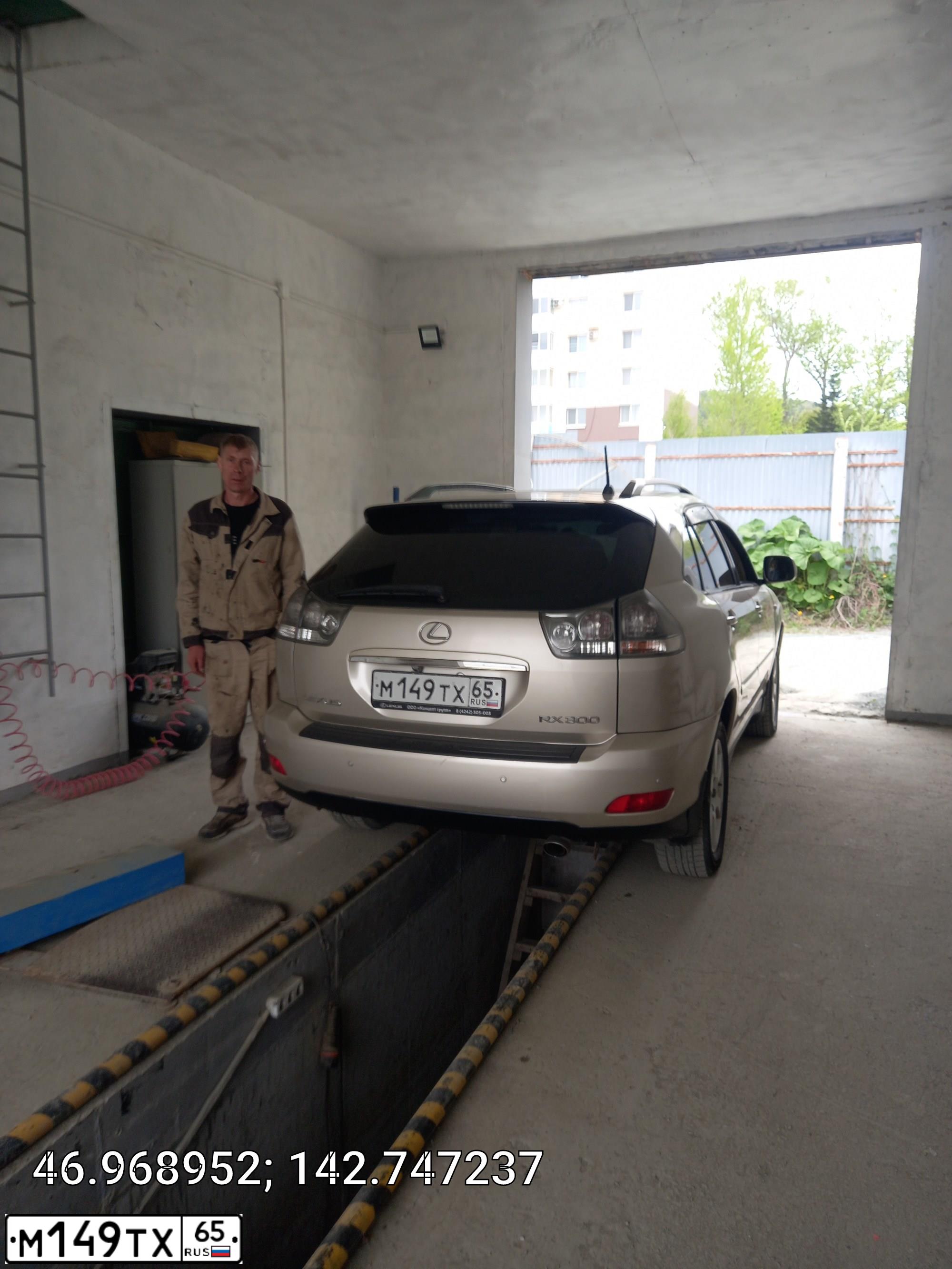 Фото автомобиля LEXUS RX, 2005 — госномер М149ТХ65. Цвет: БЕЖЕВЫЙ