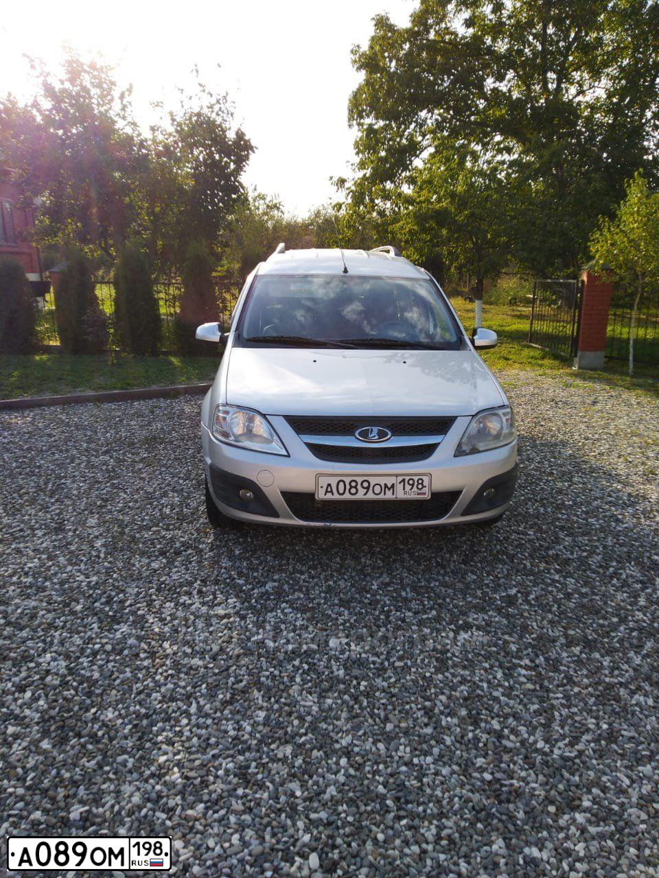 Фото автомобиля LADA LARGUS, 2013 — госномер А089ОМ198. Цвет: Серебристый