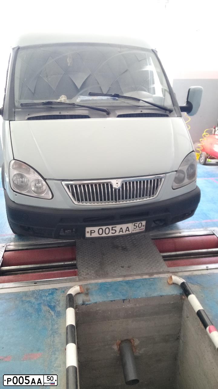 Фото автомобиля GAZ 2752 SOBOL, 2007 — госномер Р005АА50. Цвет: СЕРЫЙ