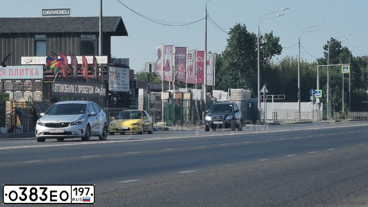 Фото автомобиля TOYOTA CAMRY, 2010 — госномер Т111ЕХ197. Цвет: ЧЕРНЫЙ