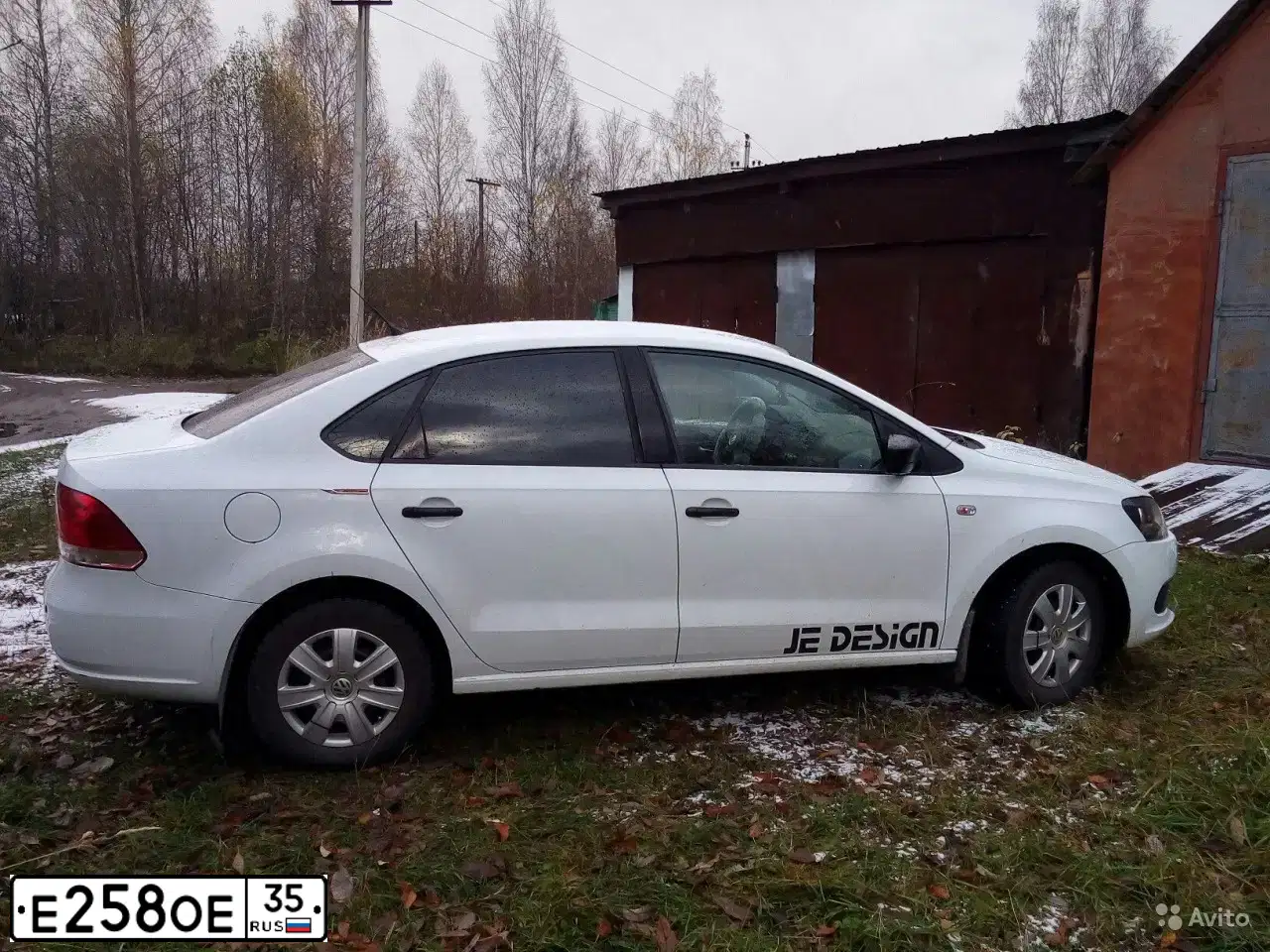 Фото автомобиля VOLKSWAGEN POLO, 2014 — госномер Е258ОЕ35. Цвет: БЕЛЫЙ