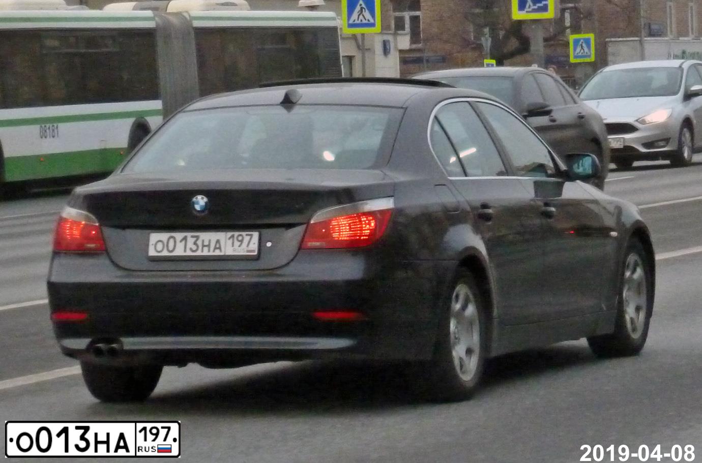 Фото автомобиля BMW SERIE 5, 2006 — госномер О013НА197. Цвет: синий