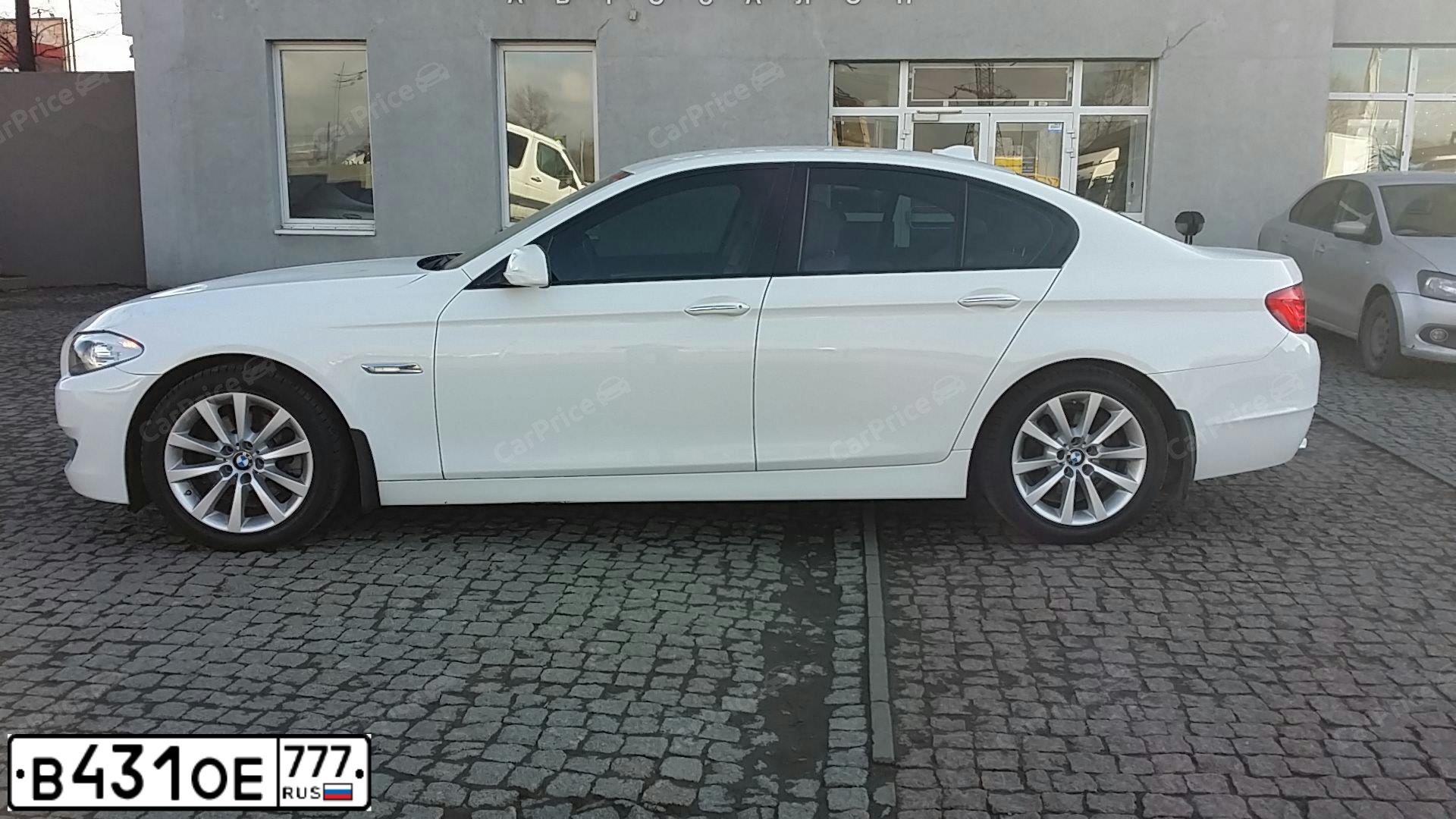 Фото автомобиля BMW SERIE 5, 2011 — госномер Х135ОС799. Цвет: Белый