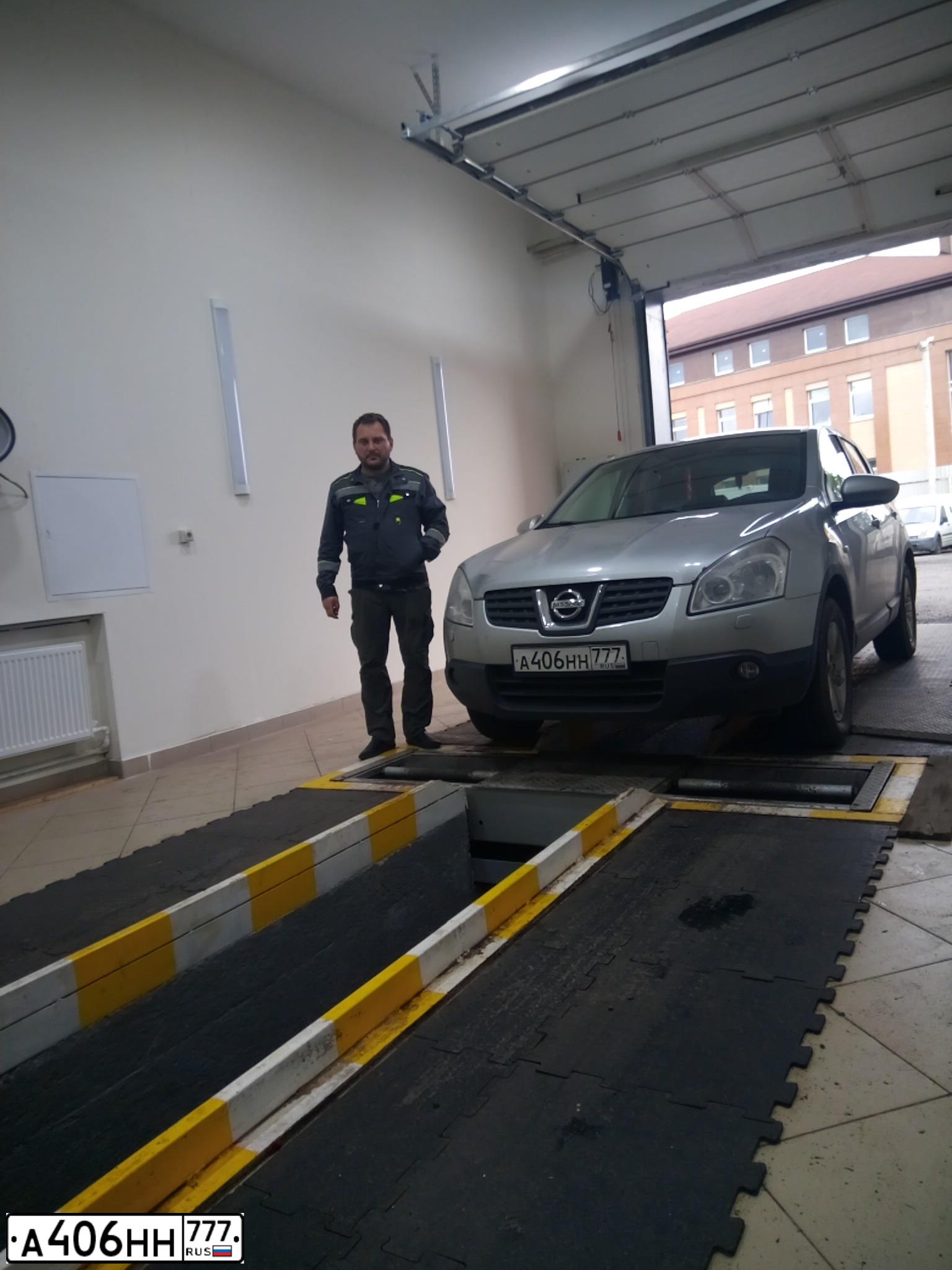 Фото автомобиля NISSAN QASHQAI, 2008 — госномер М413УК33. Цвет: СЕРЕБРИСТЫЙ
