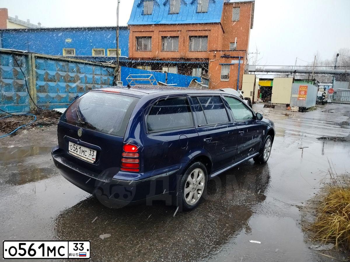 Фото автомобиля SKODA OCTAVIA, 2000 — госномер О561МС33. Цвет: ТЕМНО-СИНИЙ