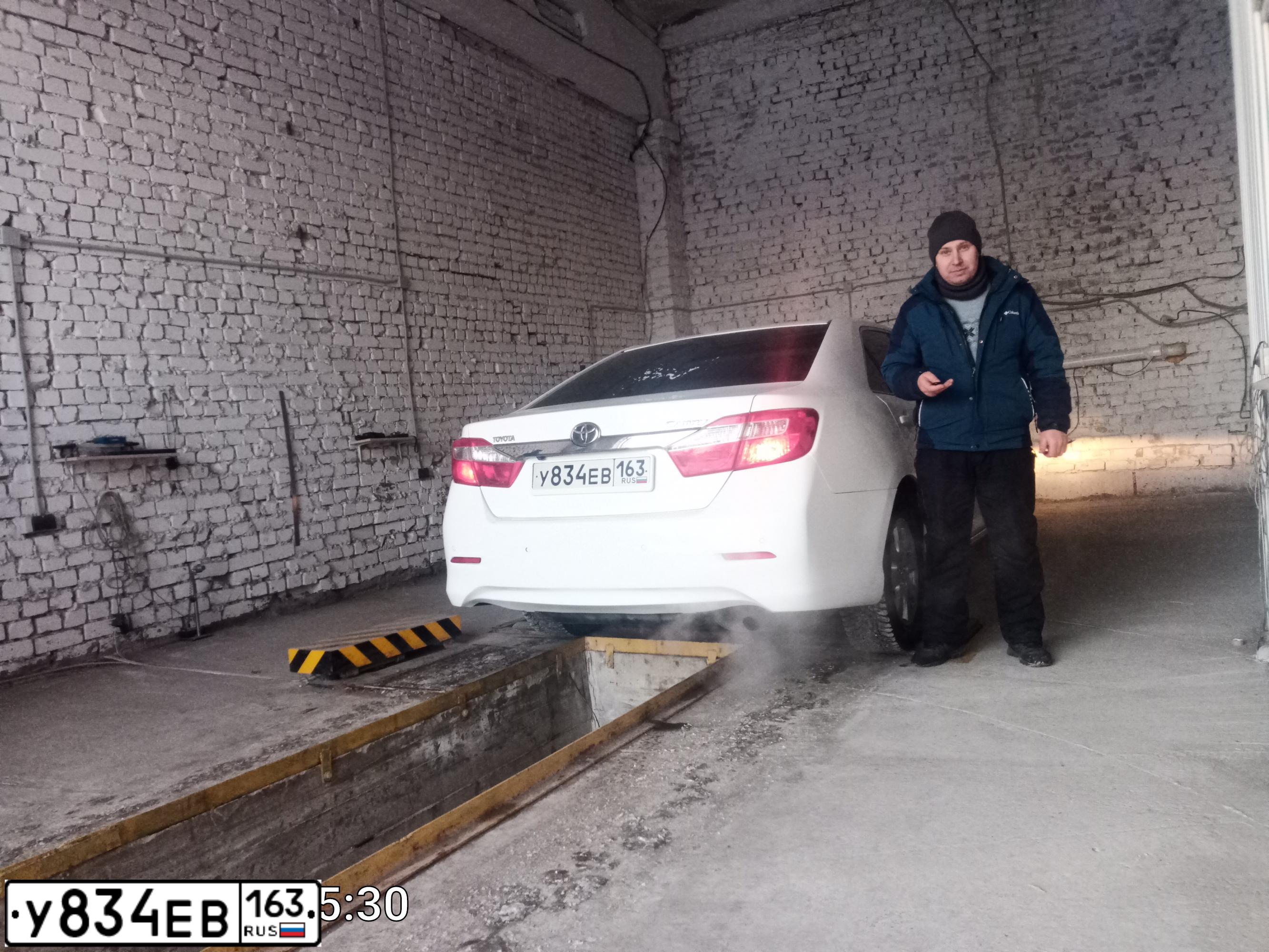 Фото автомобиля TOYOTA CAMRY, 2014 — госномер К444АВ163. Цвет: Белый