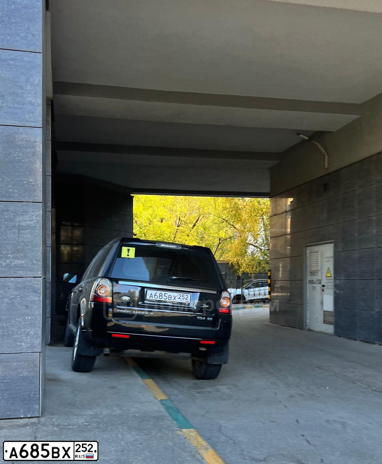 Фото автомобиля LANDROVER FREELANDER, 2012 — госномер К141ХА152. Цвет: ЧЕРНЫЙ