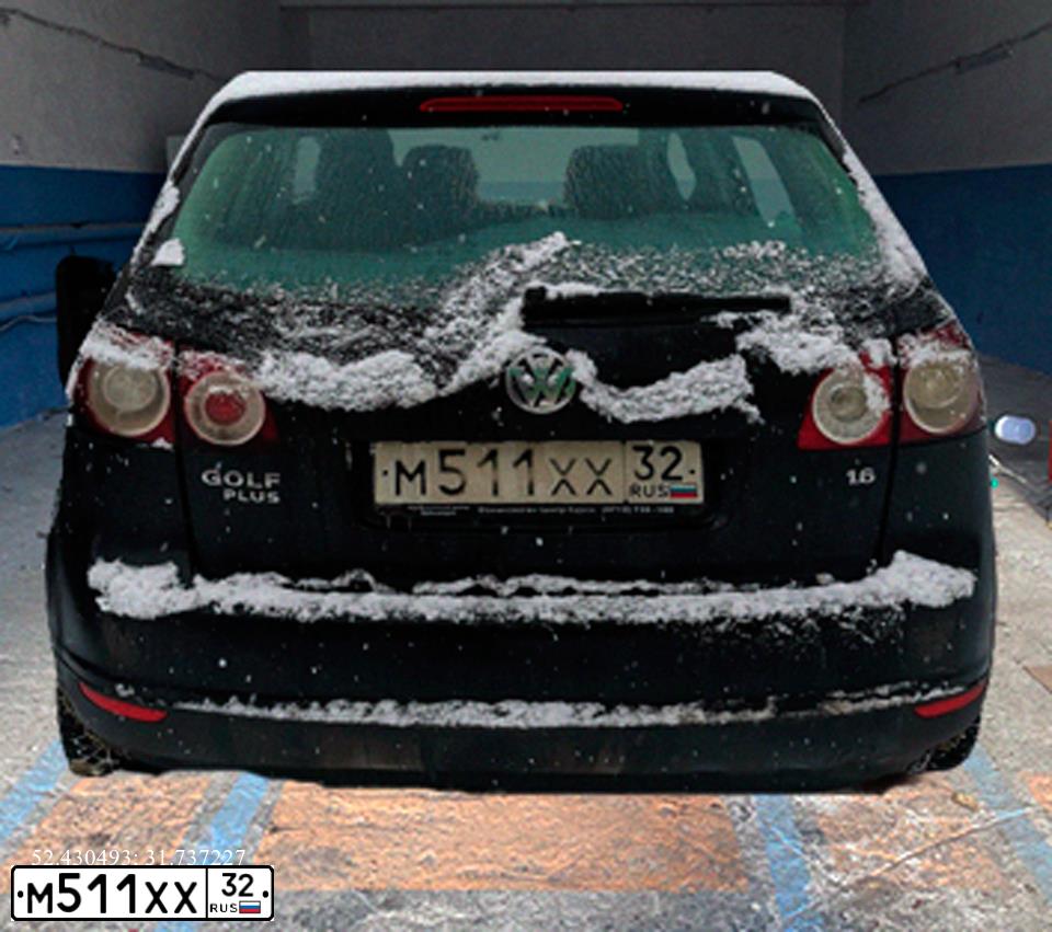 Фото автомобиля VOLKSWAGEN GOLF PLUS, 2008 — госномер М511ХХ32. Цвет: ЧЕРНЫЙ