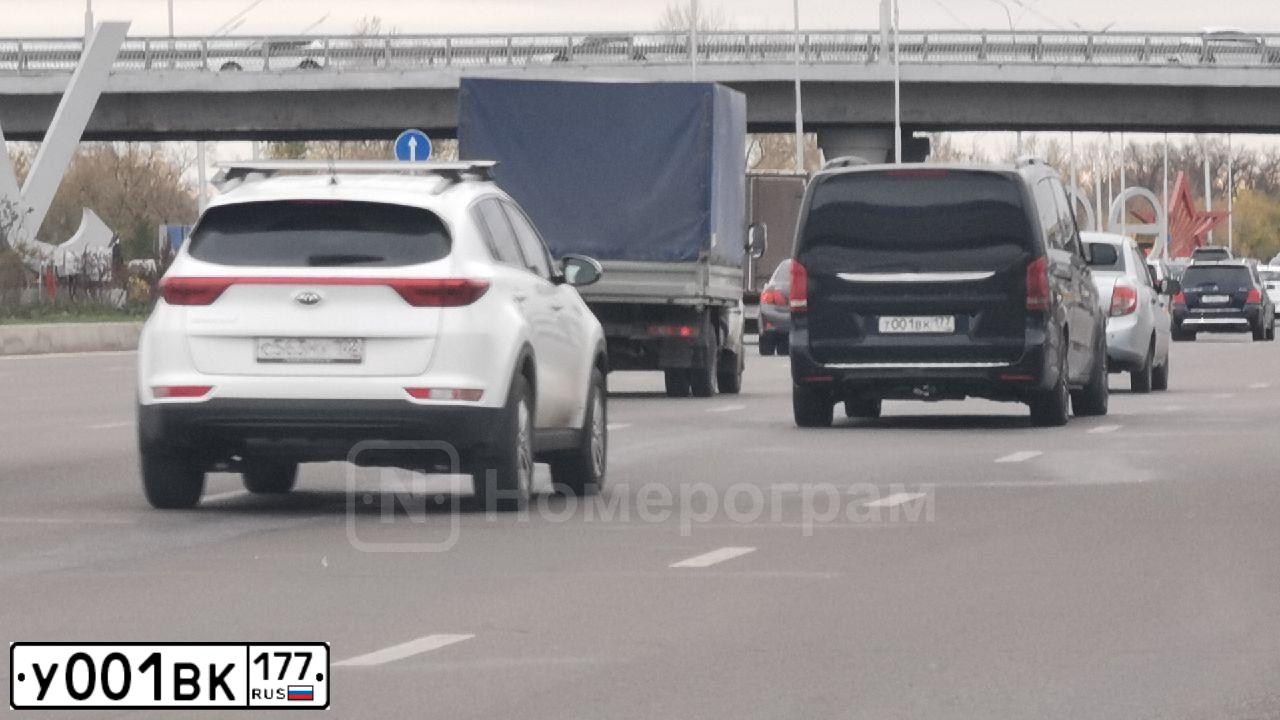 Фото автомобиля VOLKSWAGEN TOUAREG, 2005 — госномер В105УА790. Цвет: ЧЕРНЫЙ