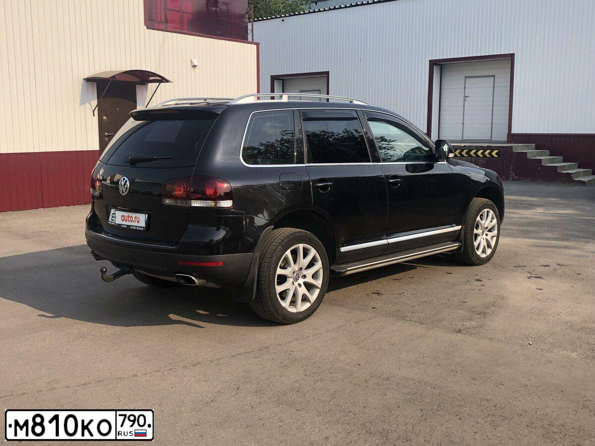 Фото автомобиля VOLKSWAGEN TOUAREG, 2008 — госномер М810КО790. Цвет: ЧЕРНЫЙ