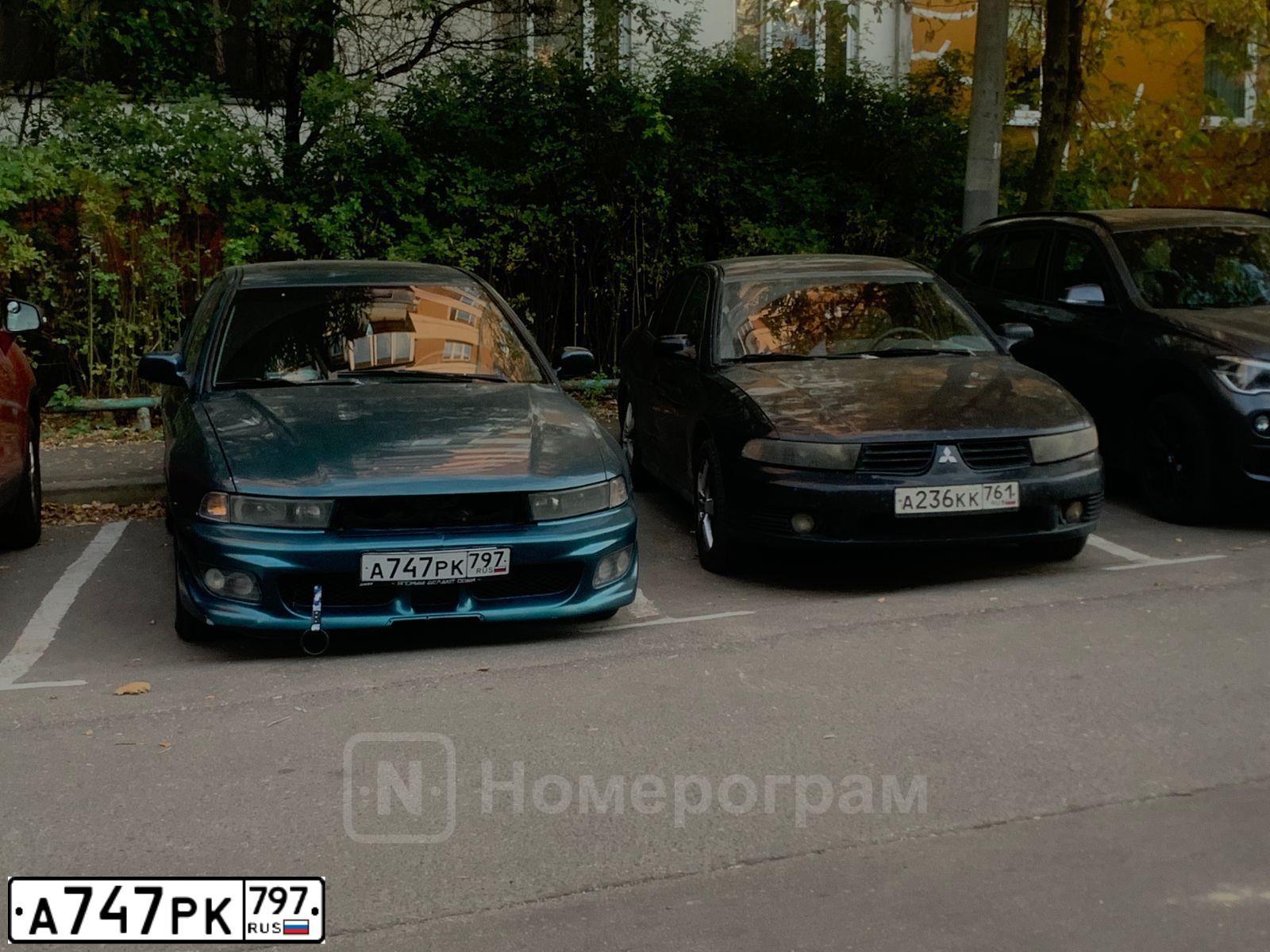 Фото автомобиля MITSUBISHI GALANT, 2002 — госномер А747РК797. Цвет: ЗЕЛЕНЫЙ