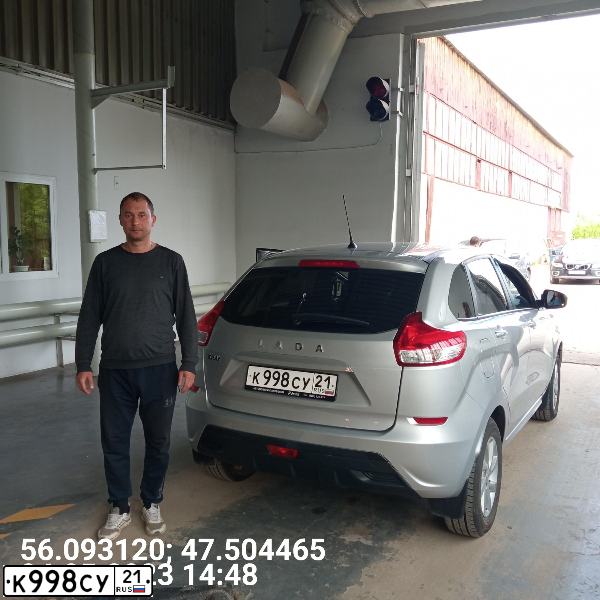 Фото автомобиля LADA XRAY, 2016 — госномер В222НА21. Цвет: Серебристый