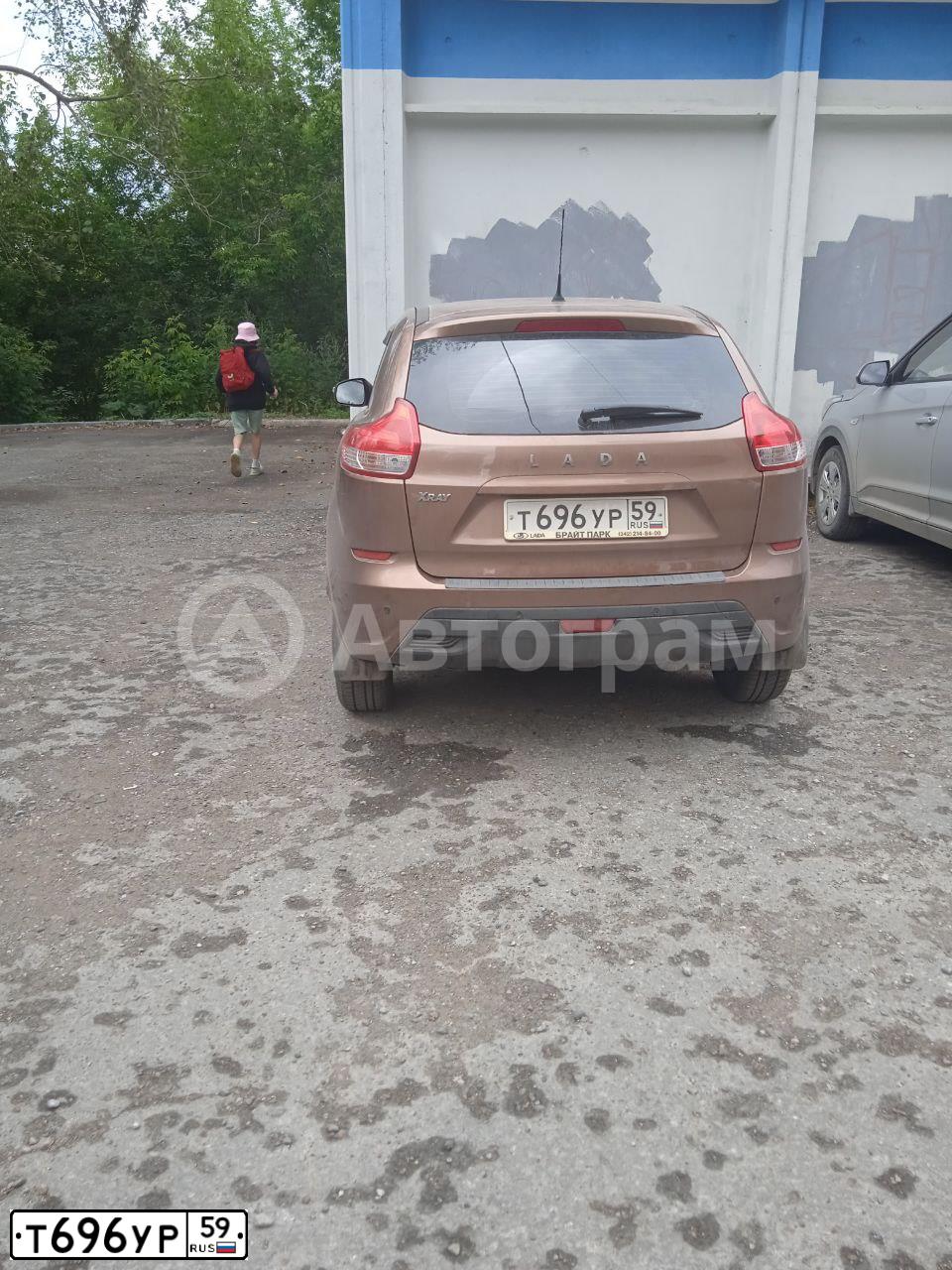 Фото автомобиля LADA 2172 PRIORA, 2010 — госномер Т696УР59. Цвет: СИНЕ-ЧЕРНЫЙ