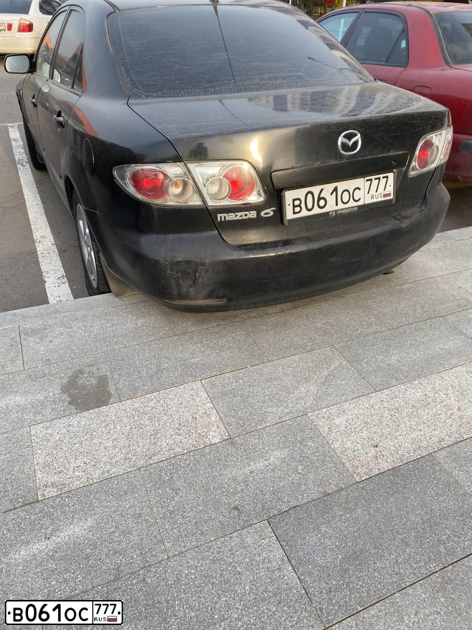 Фото автомобиля MAZDA 6, 2003 — госномер В061ОС777. Цвет: ЧЕРНЫЙ