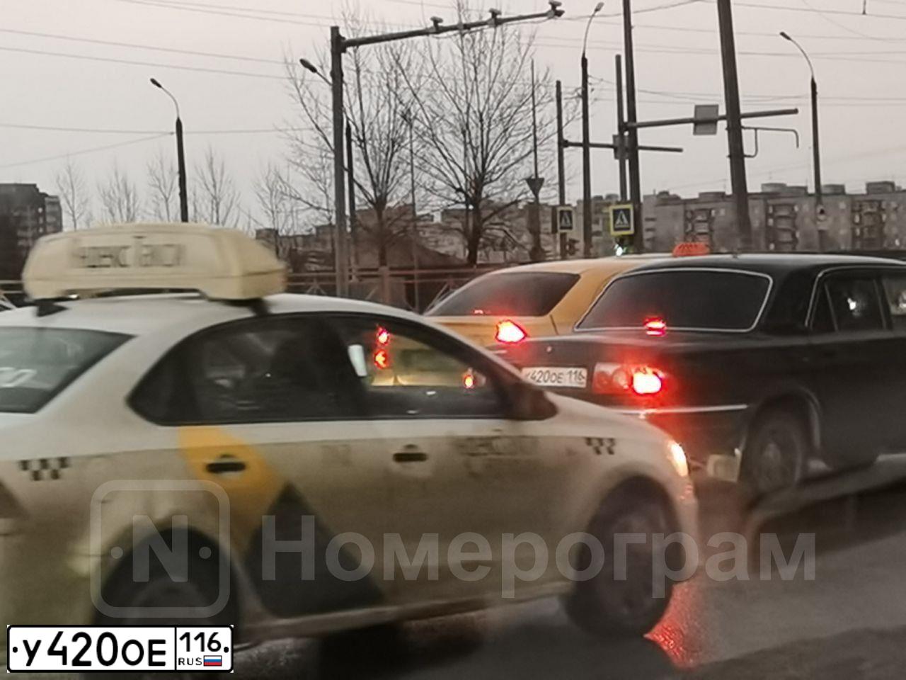 Фото автомобиля FORD FOCUS, 2011 — госномер С926ЕМ716. Цвет: Белый