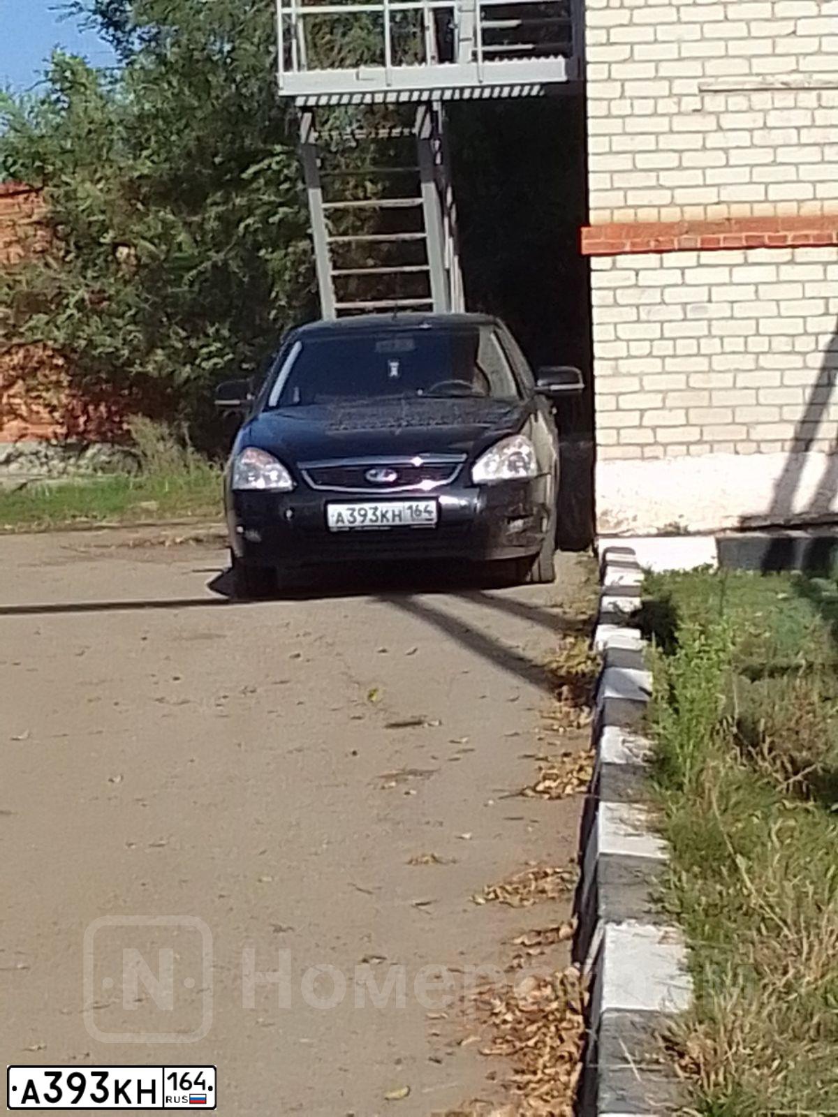 Фото автомобиля LADA 2170 PRIORA, 2011 — госномер А393КН164. Цвет: Сине-Черный