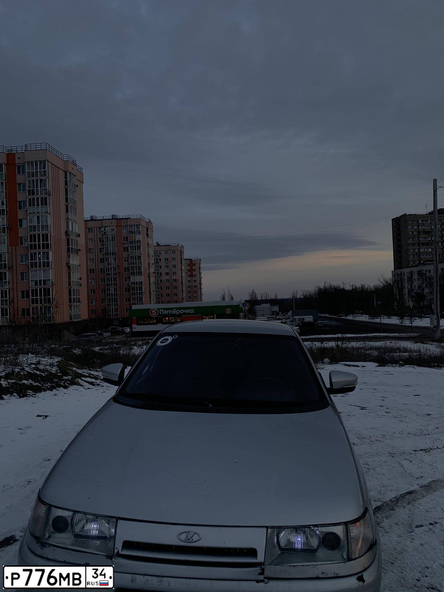 Фото автомобиля LADA 2110, 2001 — госномер Р776МВ34. Цвет: СВЕТЛО СЕРЕБРИСТЫЙ