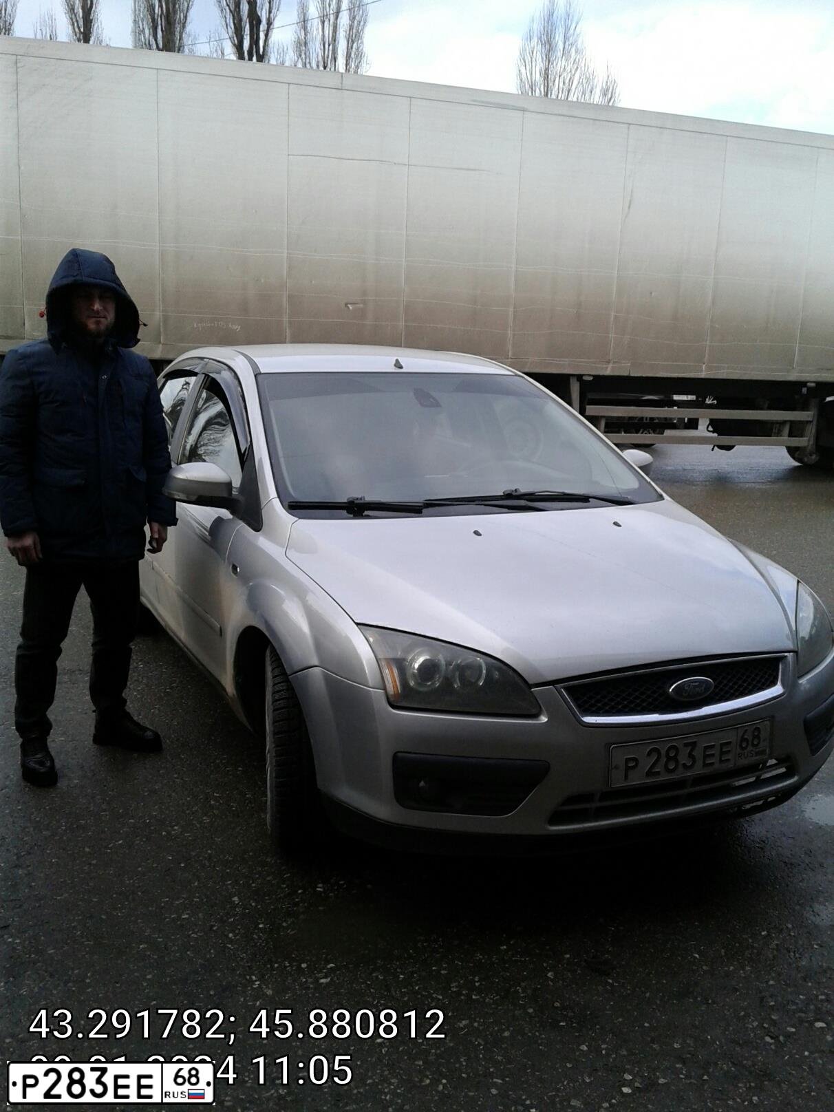 Фото автомобиля FORD FOCUS, 2008 — госномер Р283ЕЕ68. Цвет: Серебристый