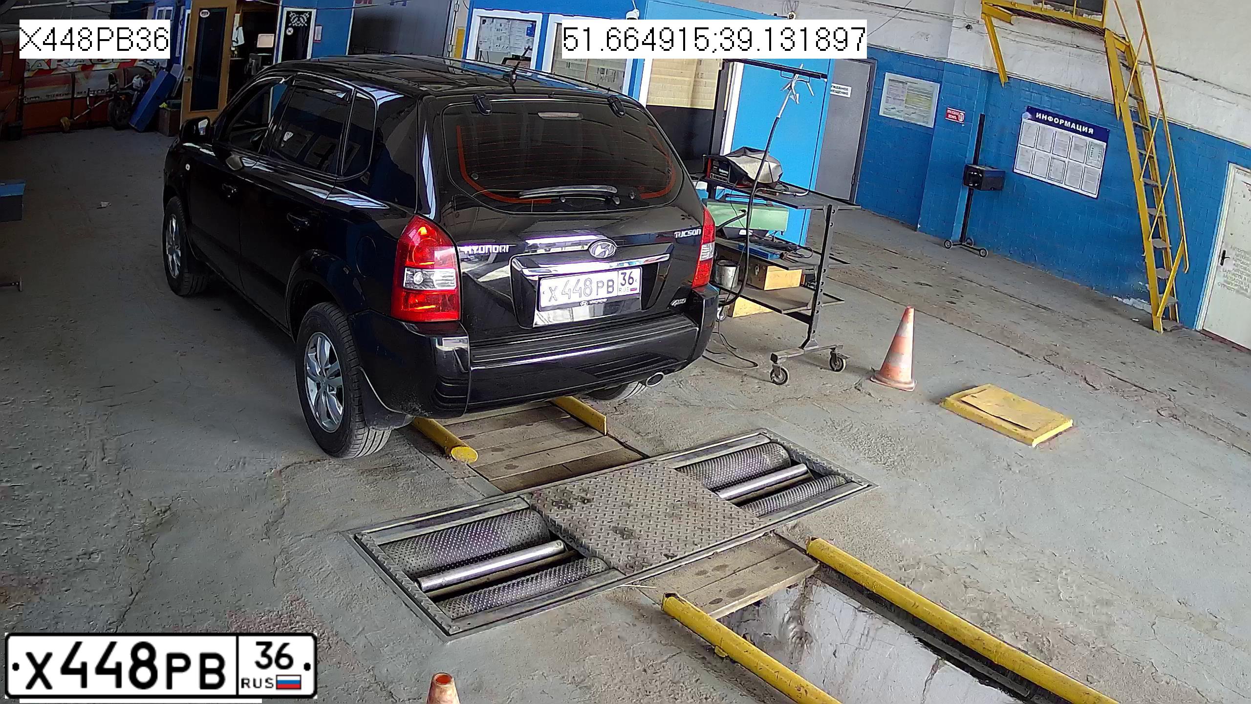 Фото автомобиля HYUNDAI TUCSON, 2008 — госномер Х448РВ36. Цвет: ЧЕРНЫЙ
