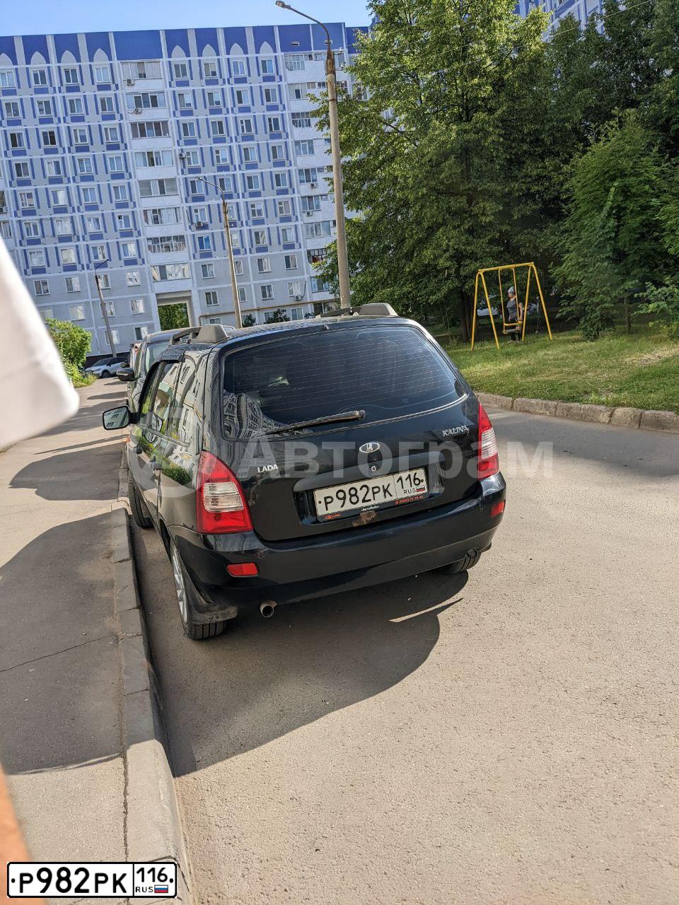 Фото автомобиля LADA 1117 KALINA, 2012 — госномер Р982РК116. Цвет: Сине-Черный