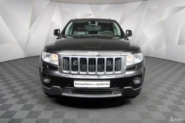 Фото автомобиля JEEP GRAND CHEROKEE, 2012 — госномер К697НТ797. Цвет: ЧЕРНЫЙ