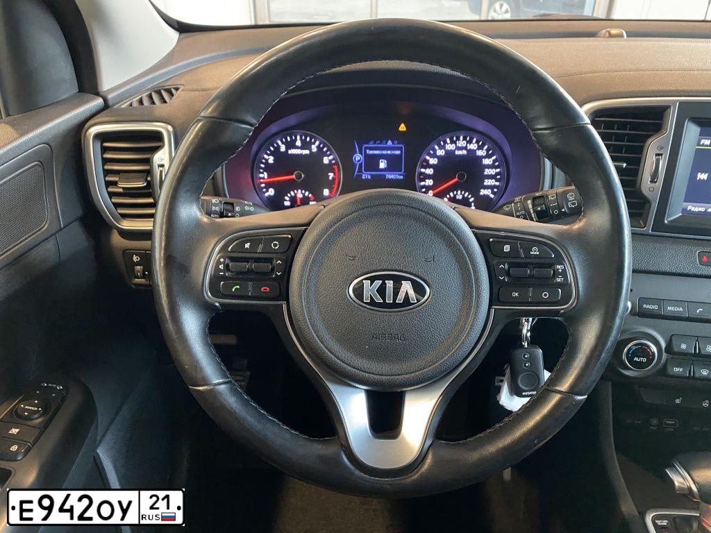 Фото автомобиля KIA SPORTAGE, 2016 — госномер М990ХЕ21. Цвет: БЕЛЫЙ