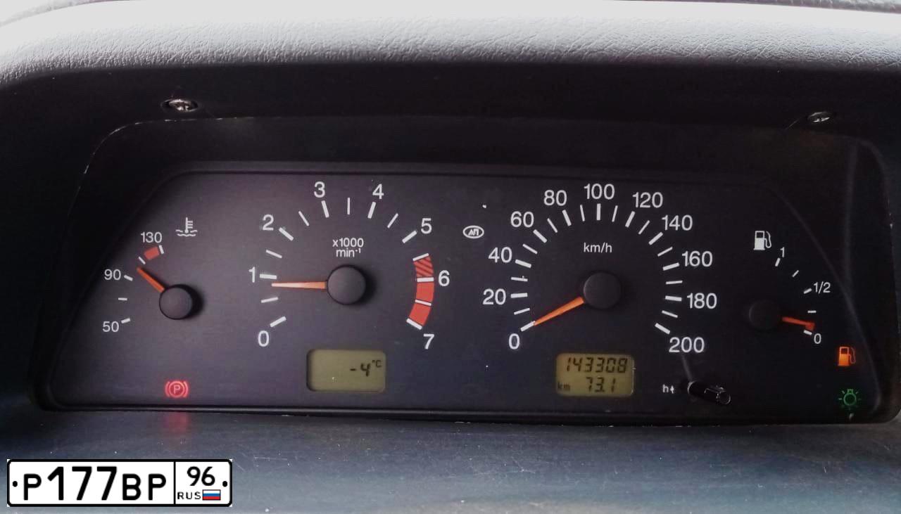 Фото автомобиля LADA 2114 SAMARA, 2010 — госномер Р177ВР96. Цвет: Сине-Черный