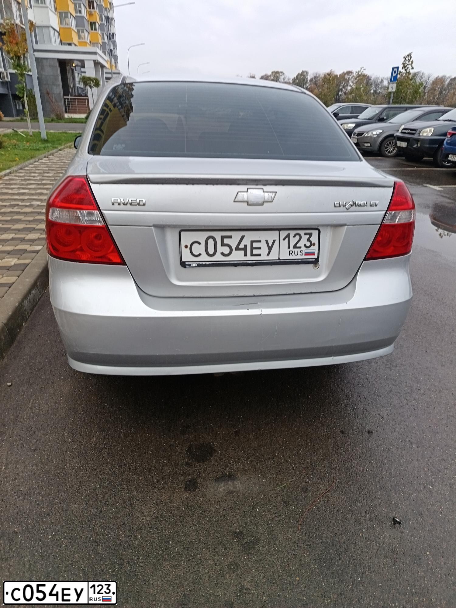 Фото автомобиля CHEVROLET AVEO, 2006 — госномер С054ЕУ123. Цвет: серебристый