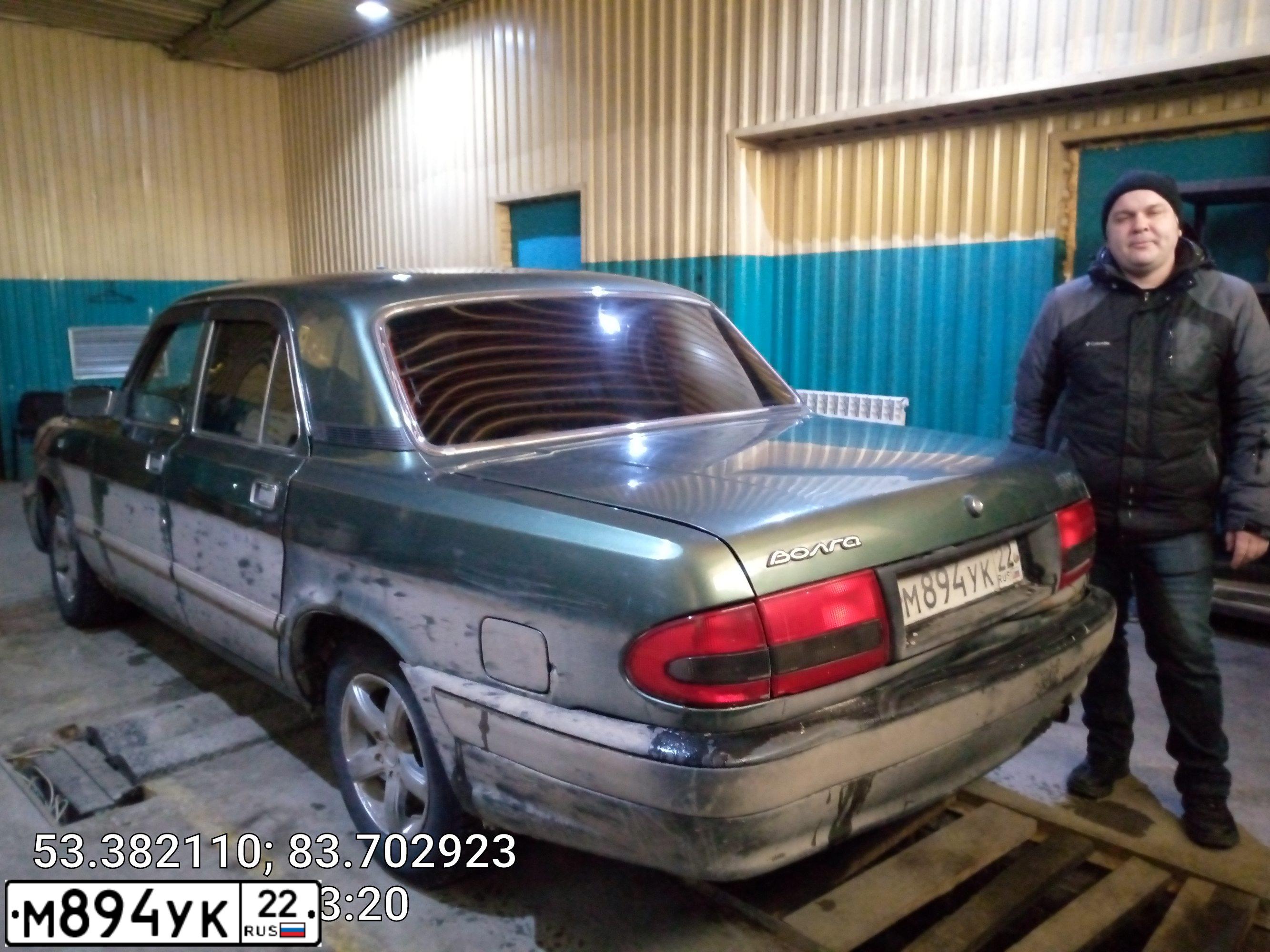 Фото автомобиля GAZ 3110 WOLGA, 2002 — госномер М894УК22. Цвет: ЗЕЛЕНЫЙ