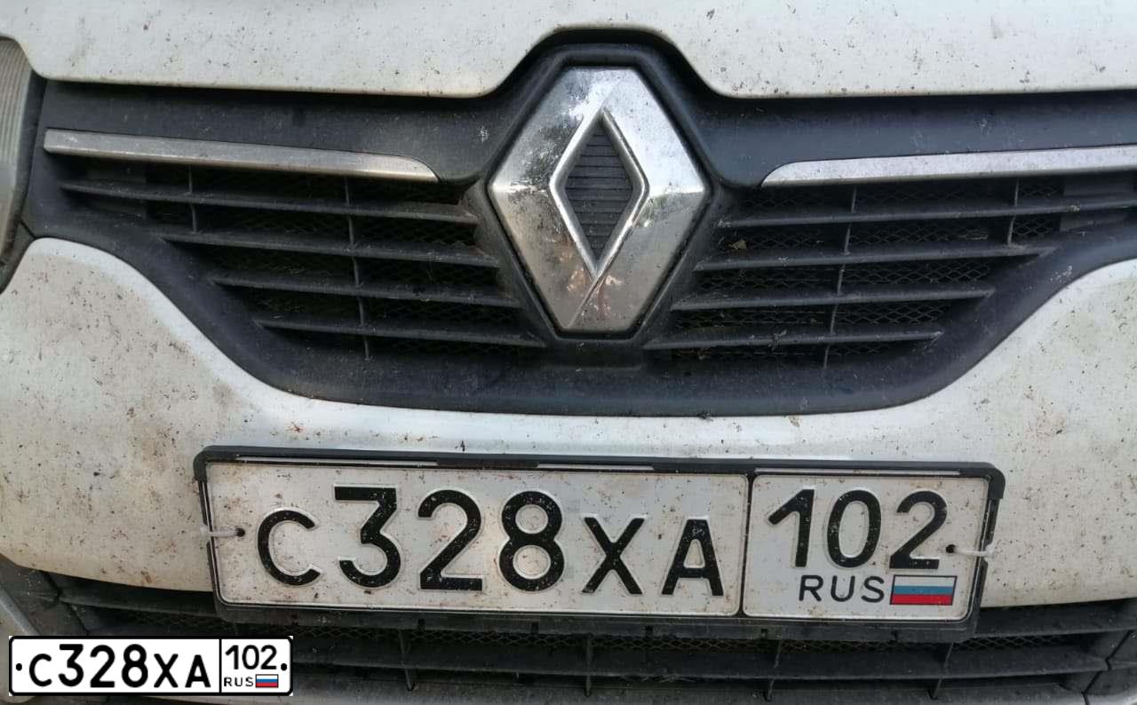 Фото автомобиля RENAULT LOGAN, 2016 — госномер В784РУ18. Цвет: БЕЛЫЙ