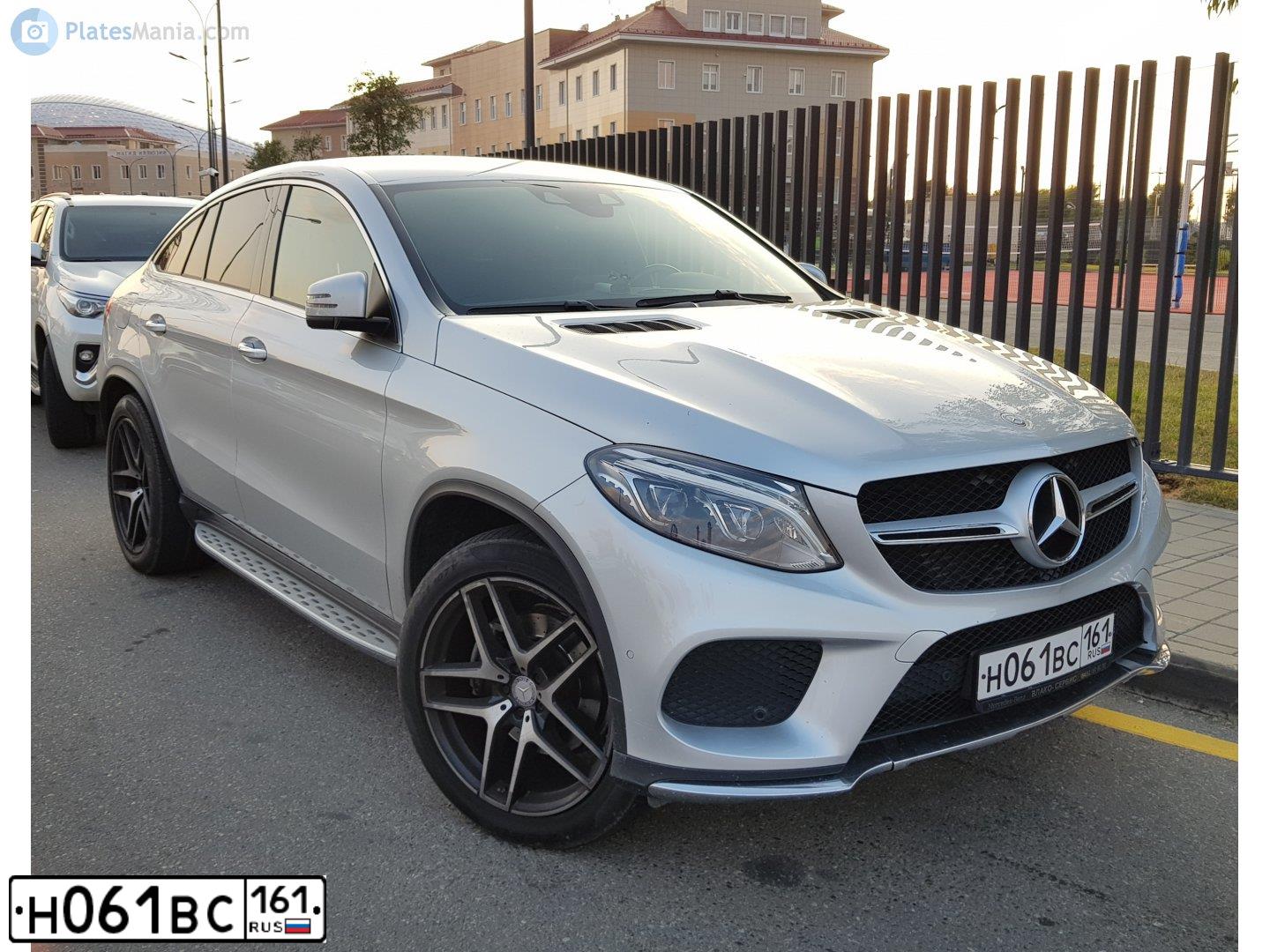 Фото автомобиля MERCEDES GLE-KLASSE, 2016 — госномер Н006ОА790. Цвет: Серебристый