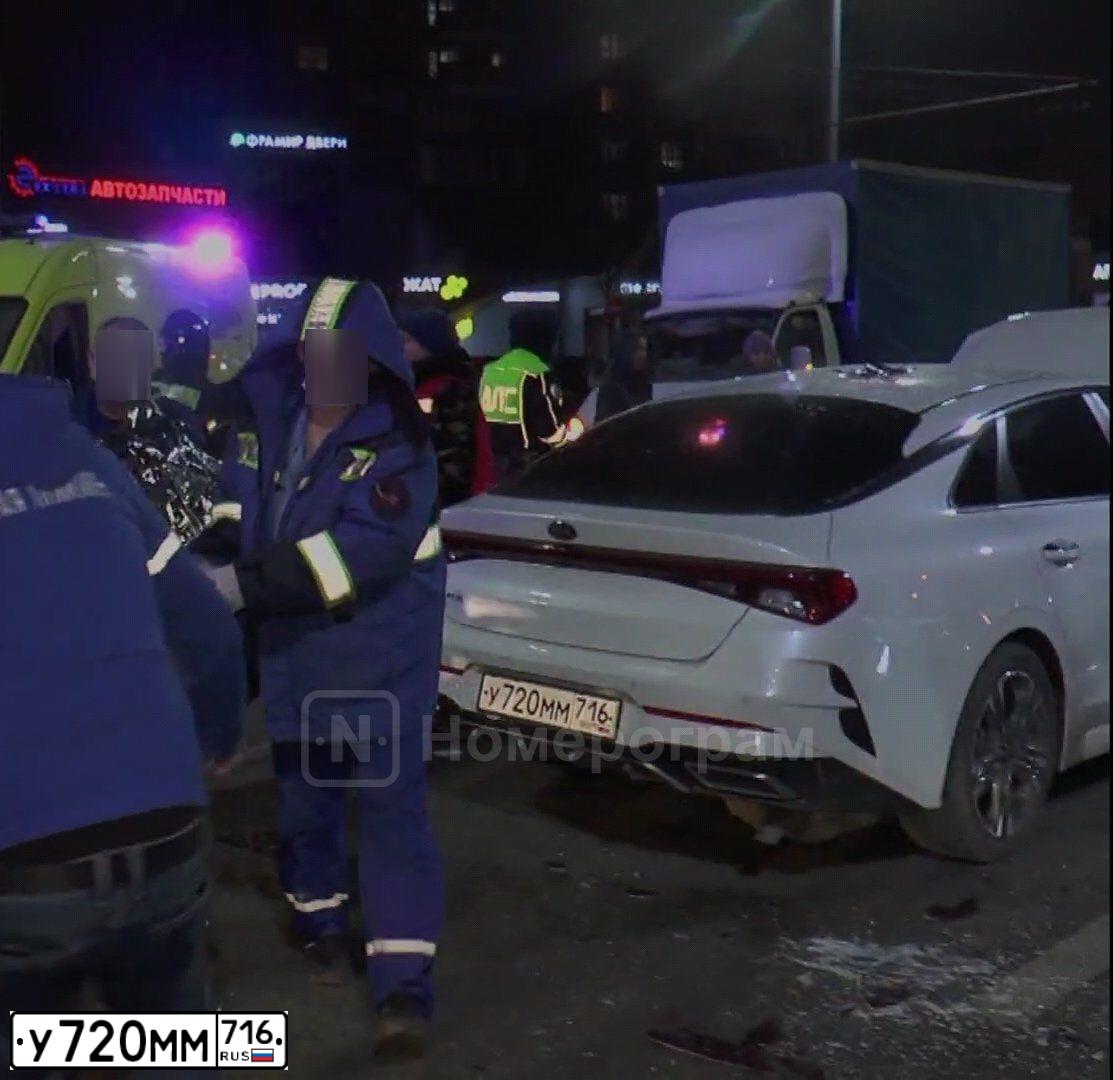 Фото автомобиля KIA K5, 2021 — госномер У720ММ716