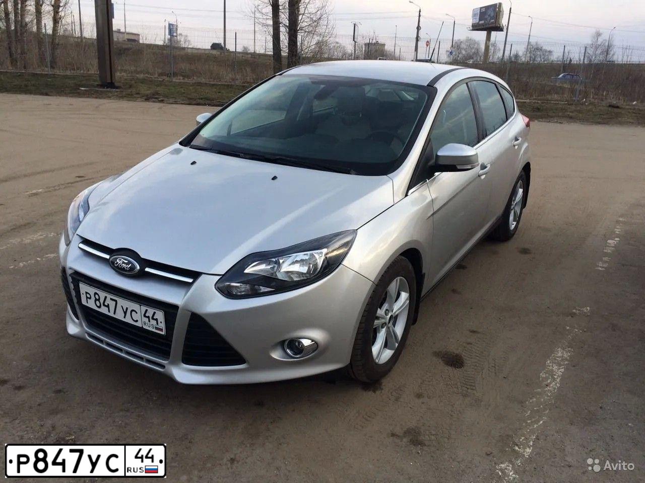 Фото автомобиля FORD FOCUS, 2014 — госномер В049ВН82. Цвет: СЕРЕБРИСТЫЙ