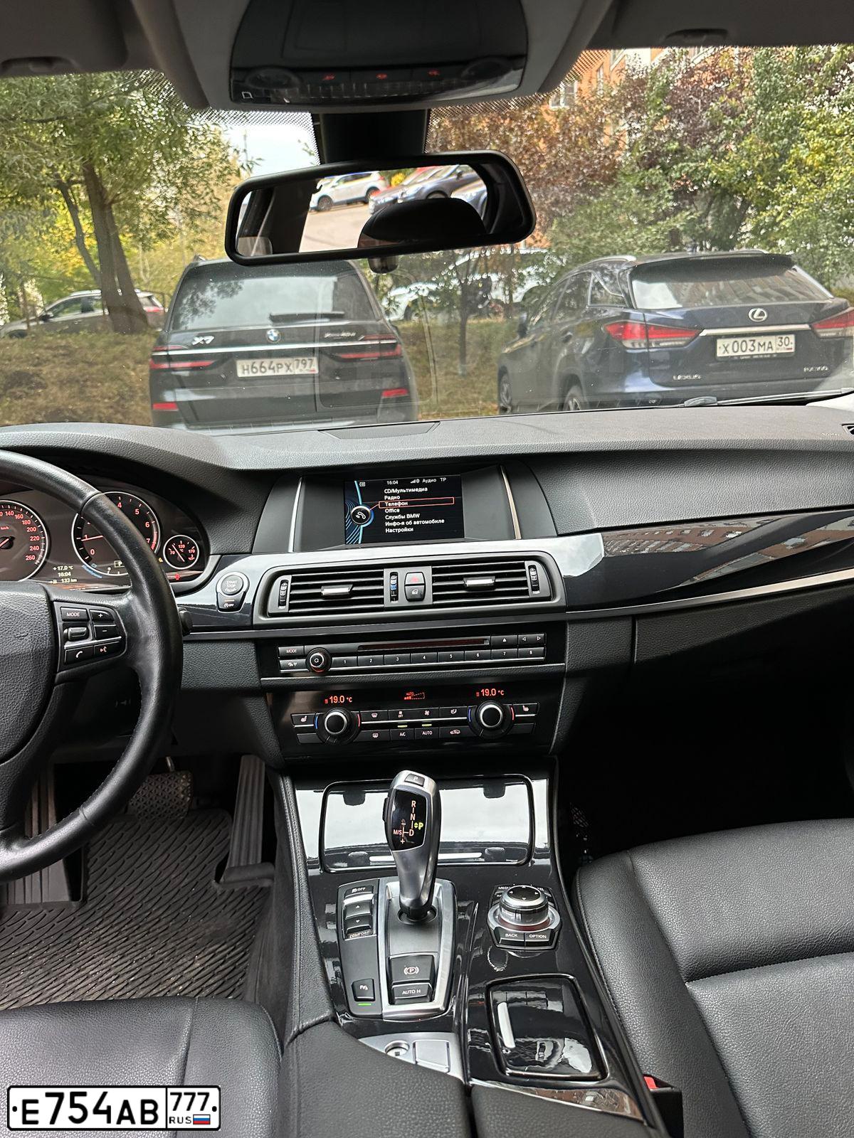 Фото автомобиля BMW 520I, 2013 — госномер Т550КЕ977