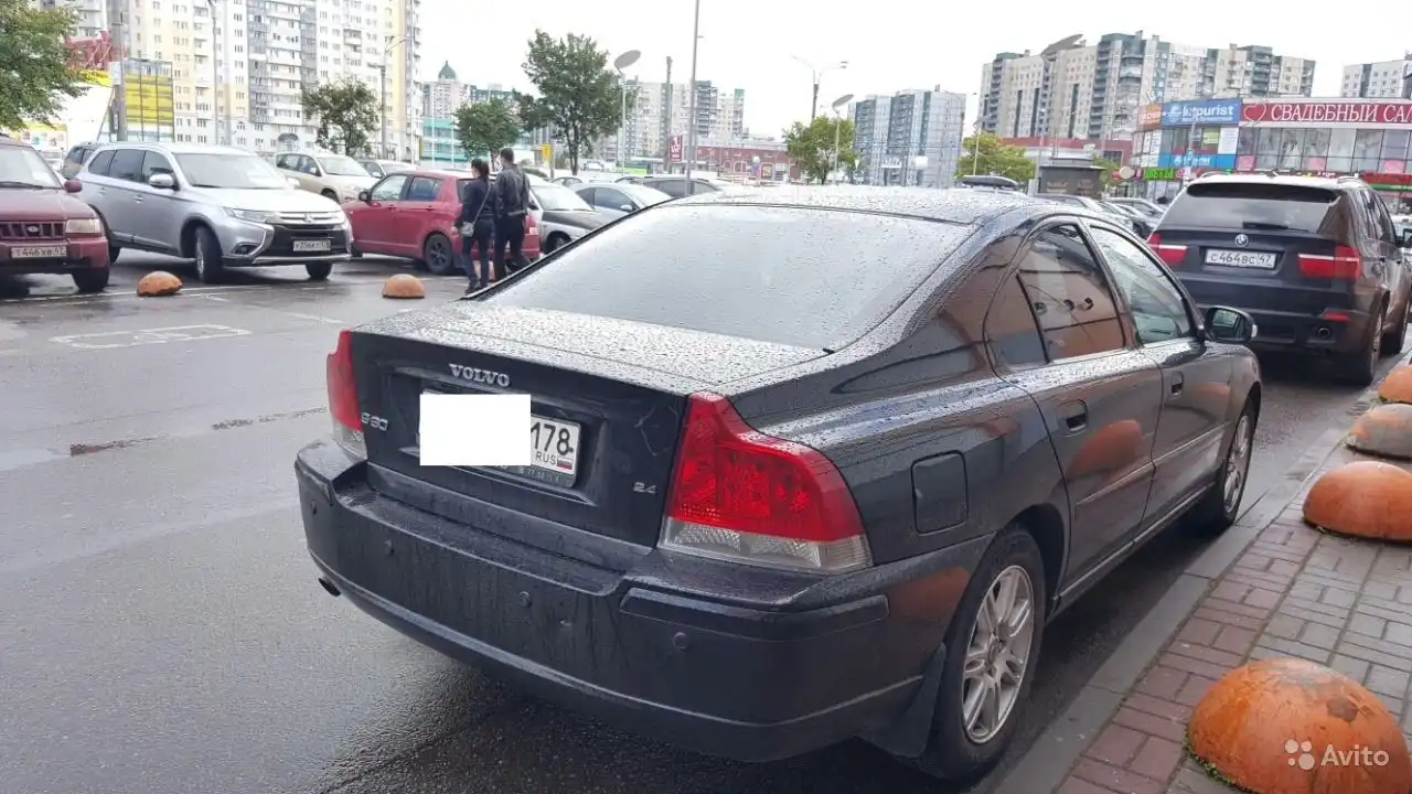 Фото автомобиля BMW X5, 2010 — госномер С464ВС47. Цвет: ТЕМНО-СИНИЙ