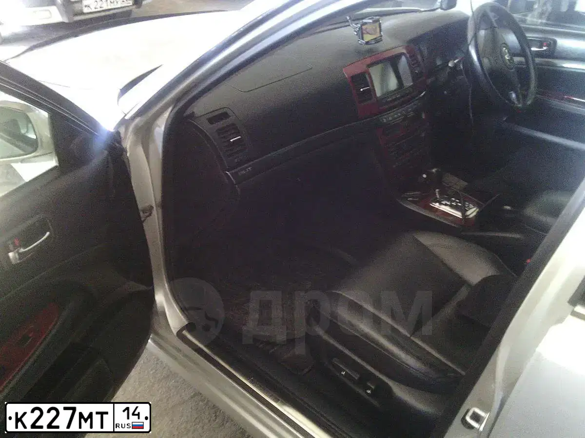 Фото автомобиля TOYOTA LANDCRUISER, 2006 — госномер Х009ХХ73. Цвет: ЧЕРНЫЙ