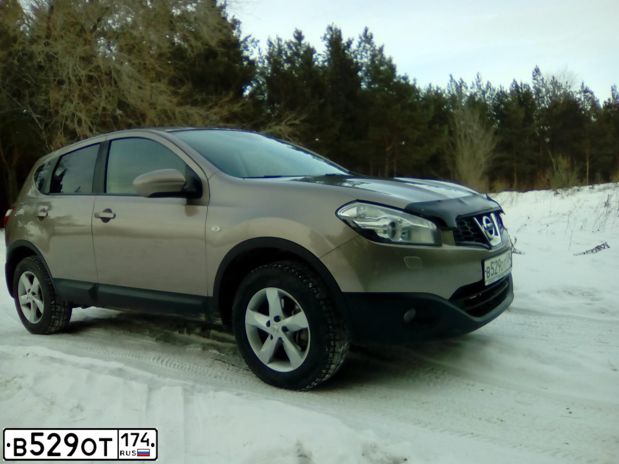 Фото автомобиля NISSAN QASHQAI, 2012 — госномер А500ХА196. Цвет: СВЕТЛО-КОРИЧНЕВЫЙ