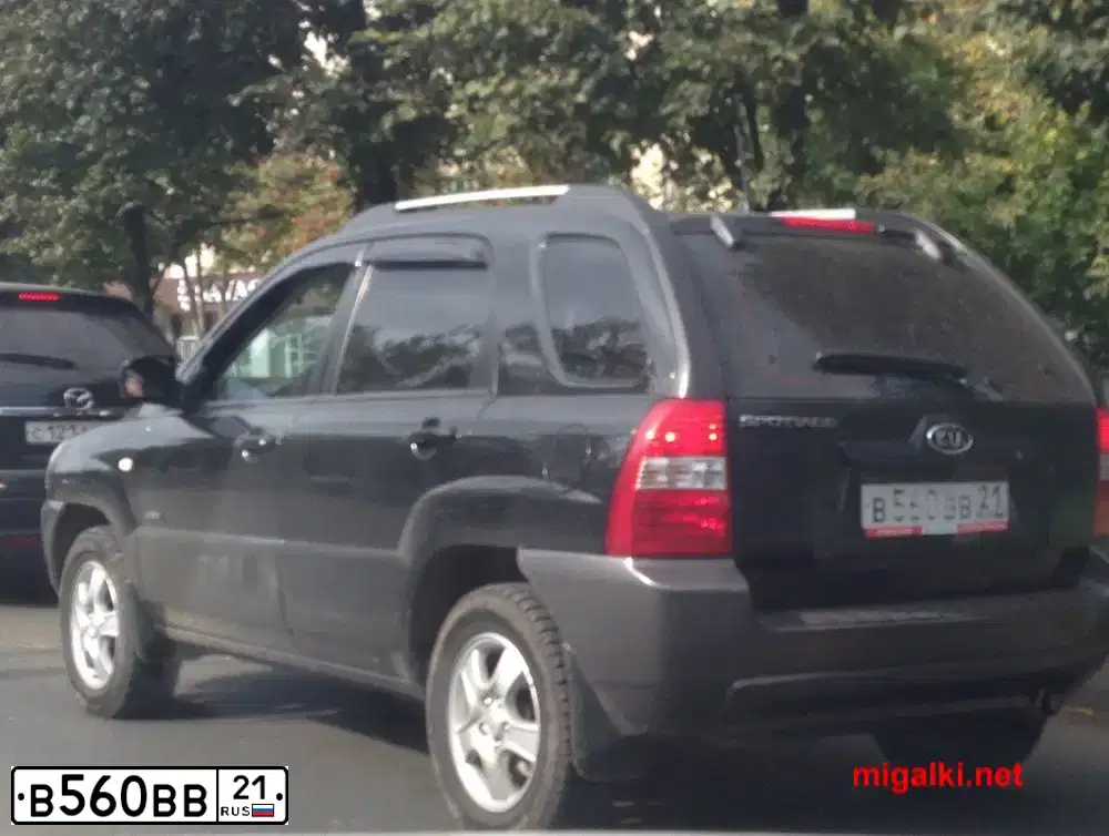 Фото автомобиля KIA SPORTAGE, 2006 — госномер В560ВВ21. Цвет: ЧЕРНЫЙ