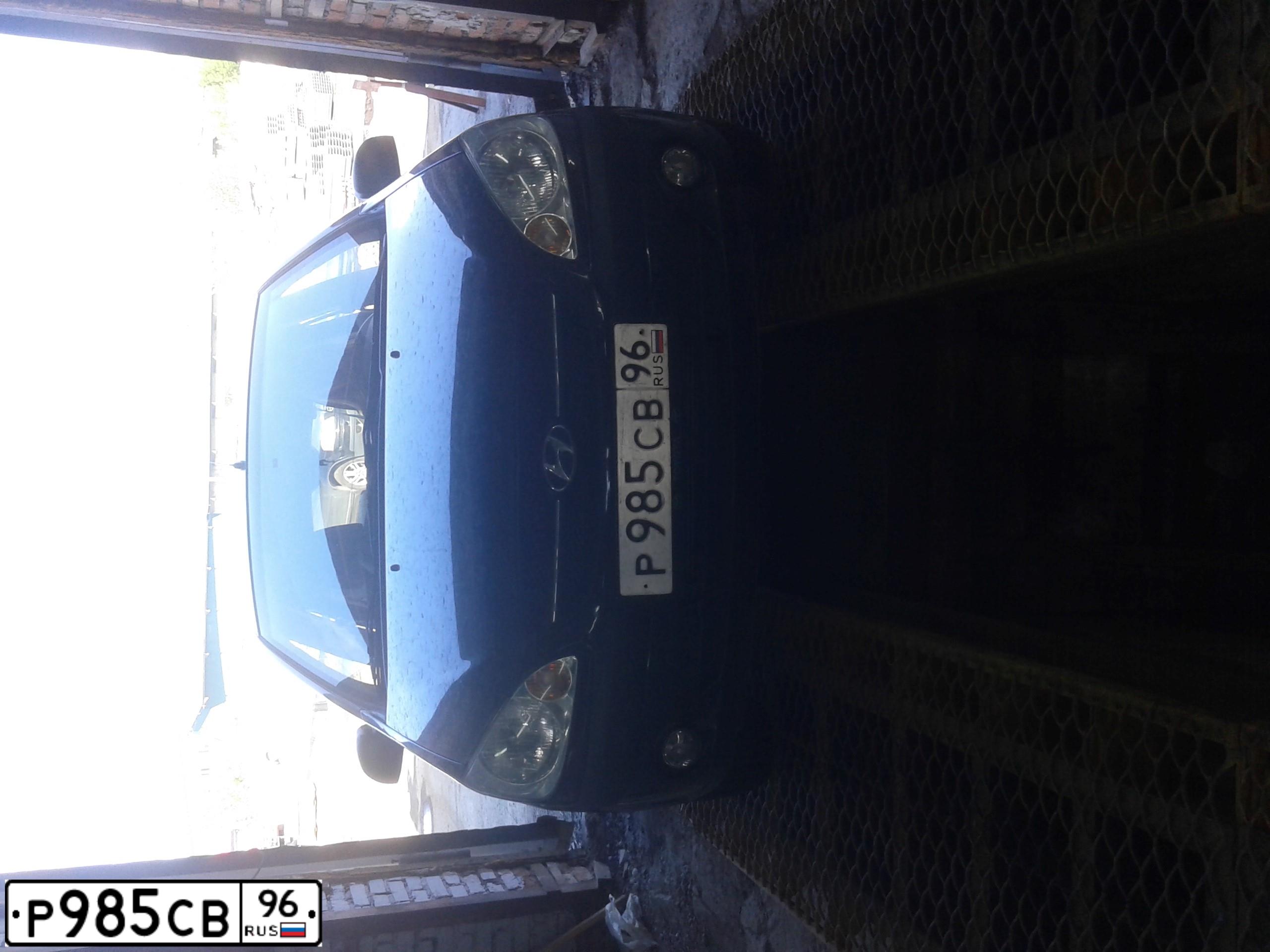 Фото автомобиля HYUNDAI GETZ, 2010 — госномер Р985СВ96. Цвет: ЧЕРНЫЙ